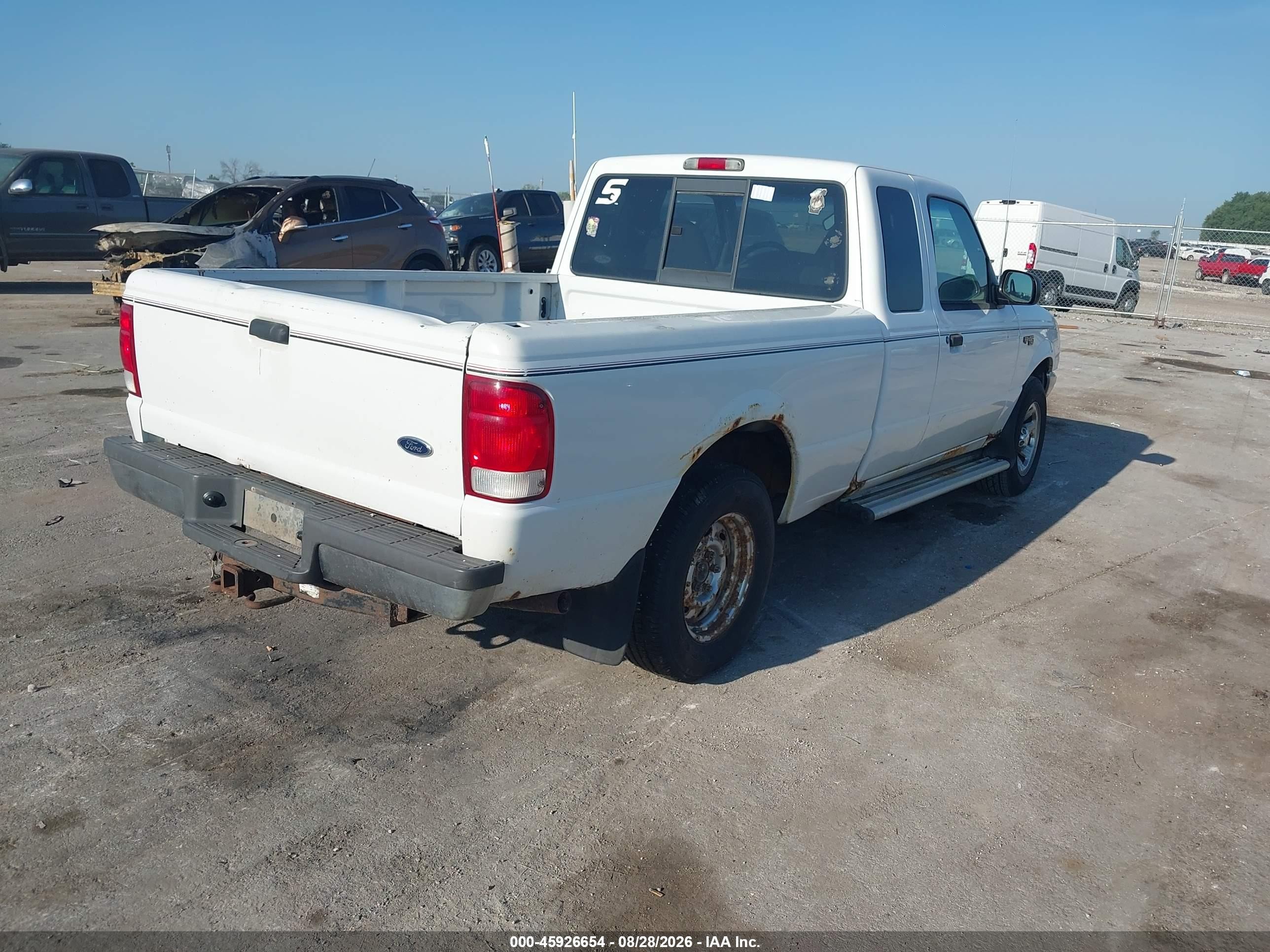 2000 Ford Ranger Xlt Белый vin: 1FTYR14X8YPB55808