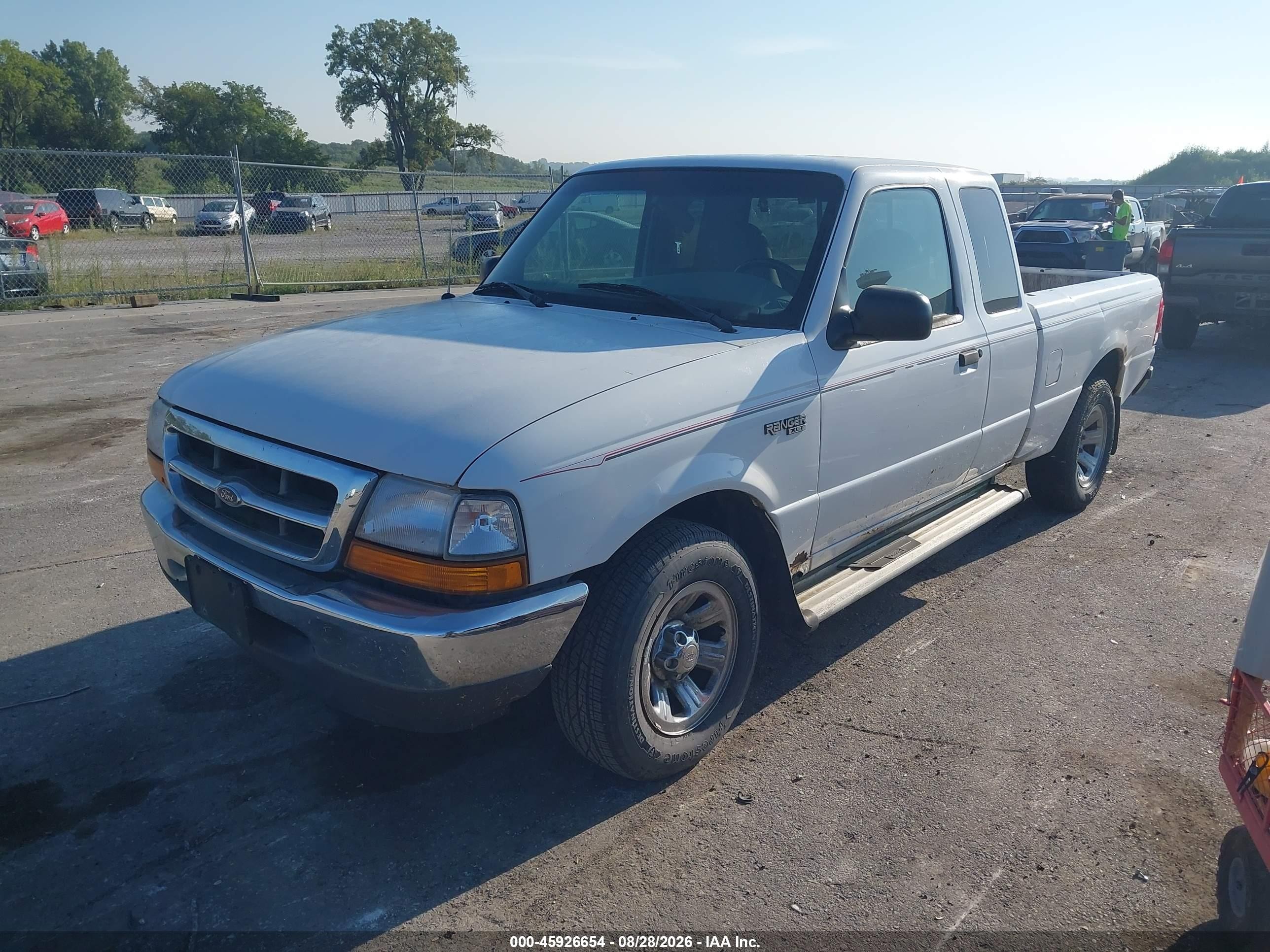 2000 Ford Ranger Xlt Белый vin: 1FTYR14X8YPB55808