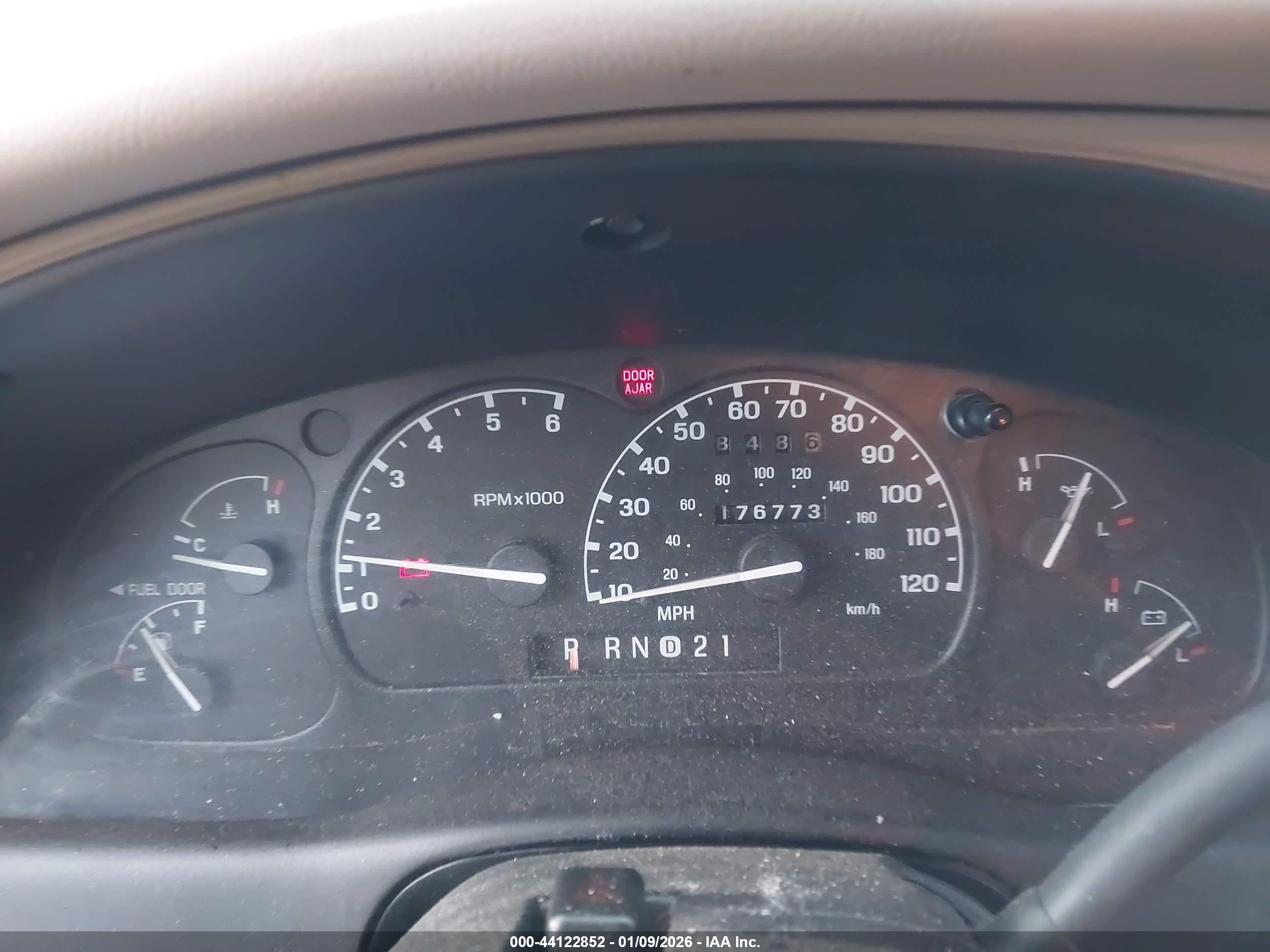 2000 Ford Ranger Xlt Red vin: 1FTYR14X8YTA89445