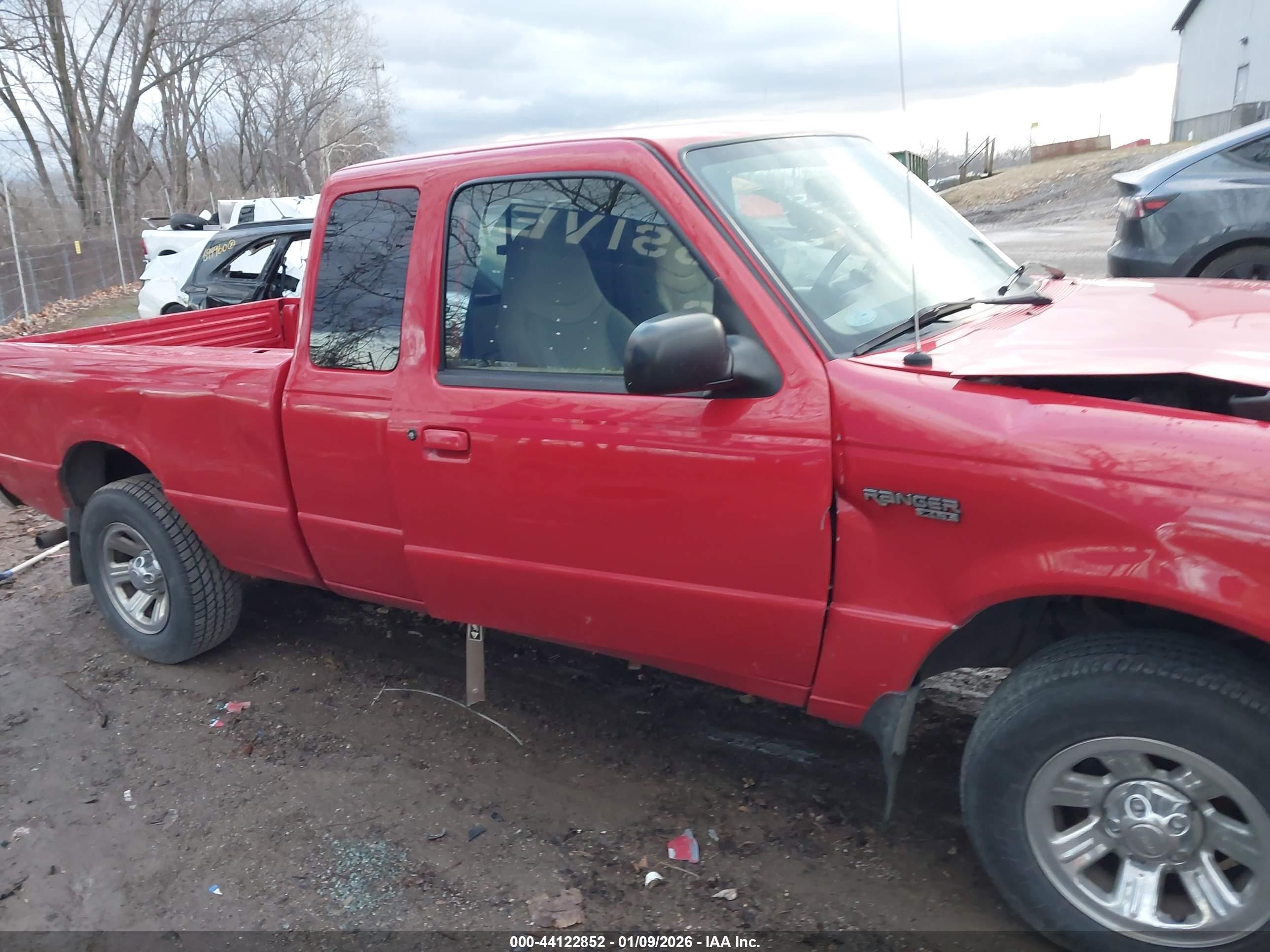 2000 Ford Ranger Xlt Red vin: 1FTYR14X8YTA89445