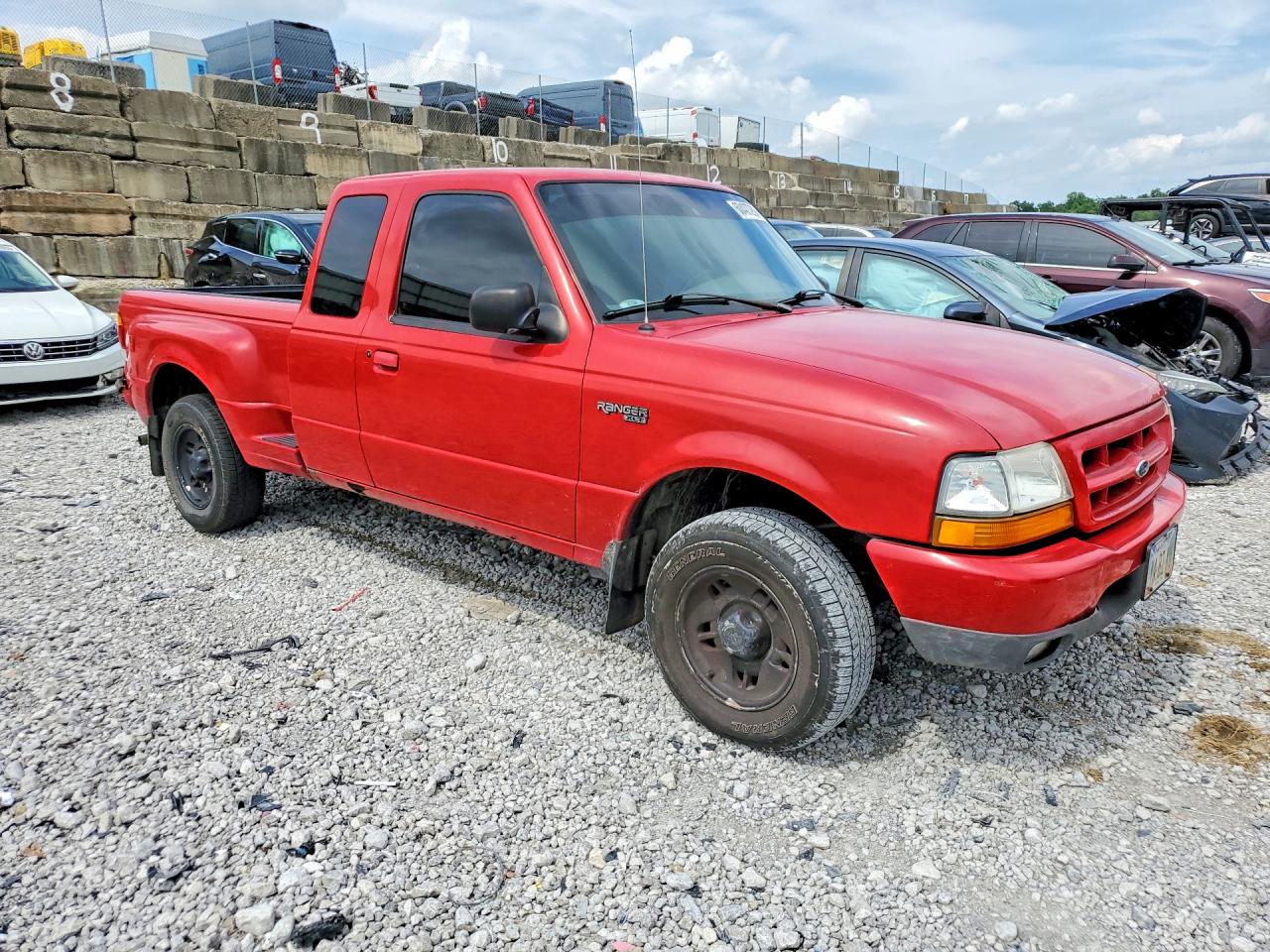1999 Ford Ranger Super Cab Red vin: 1FTYR14X9XTA58204