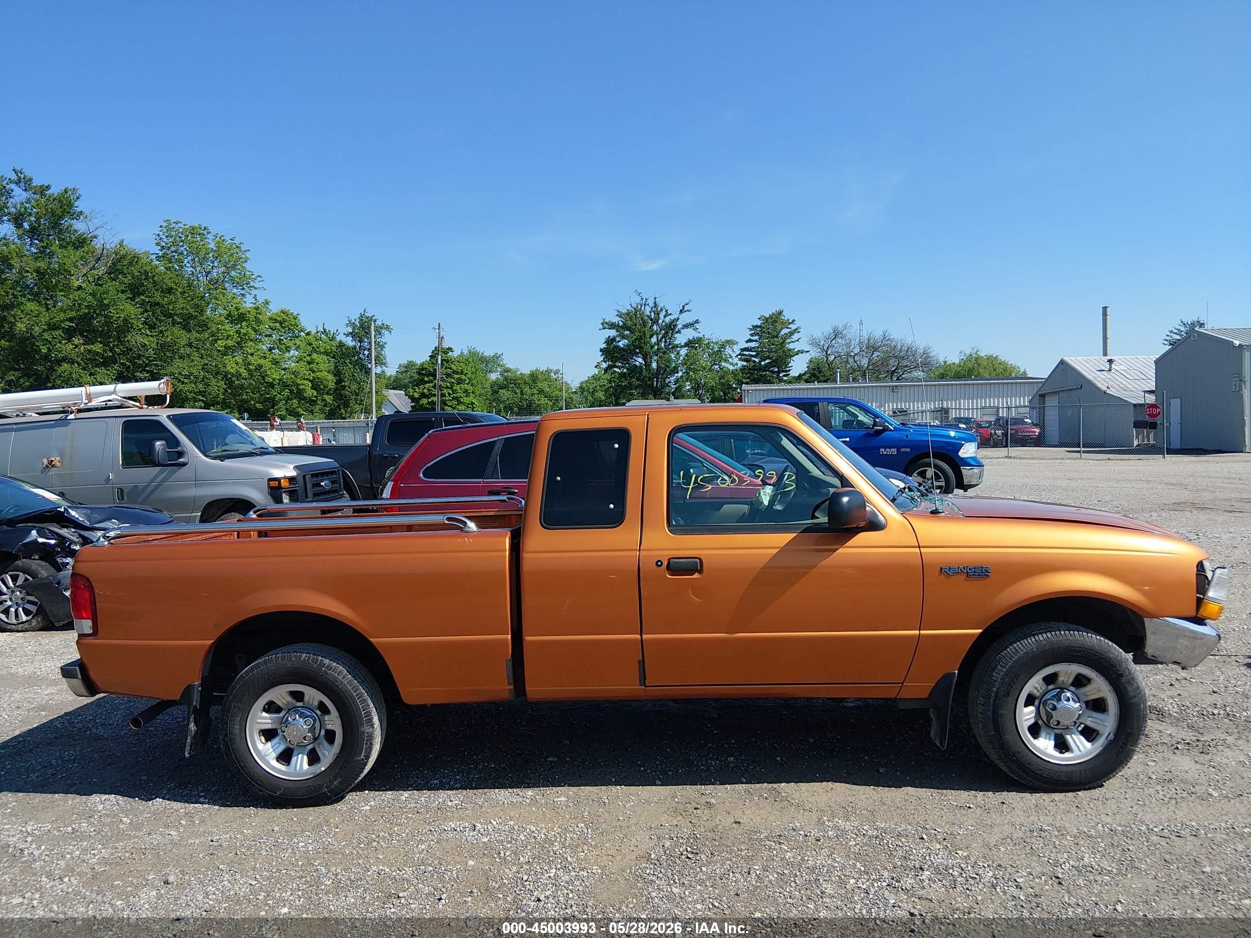 2000 Ford Ranger Xlt Orange vin: 1FTYR14X9YTA18318
