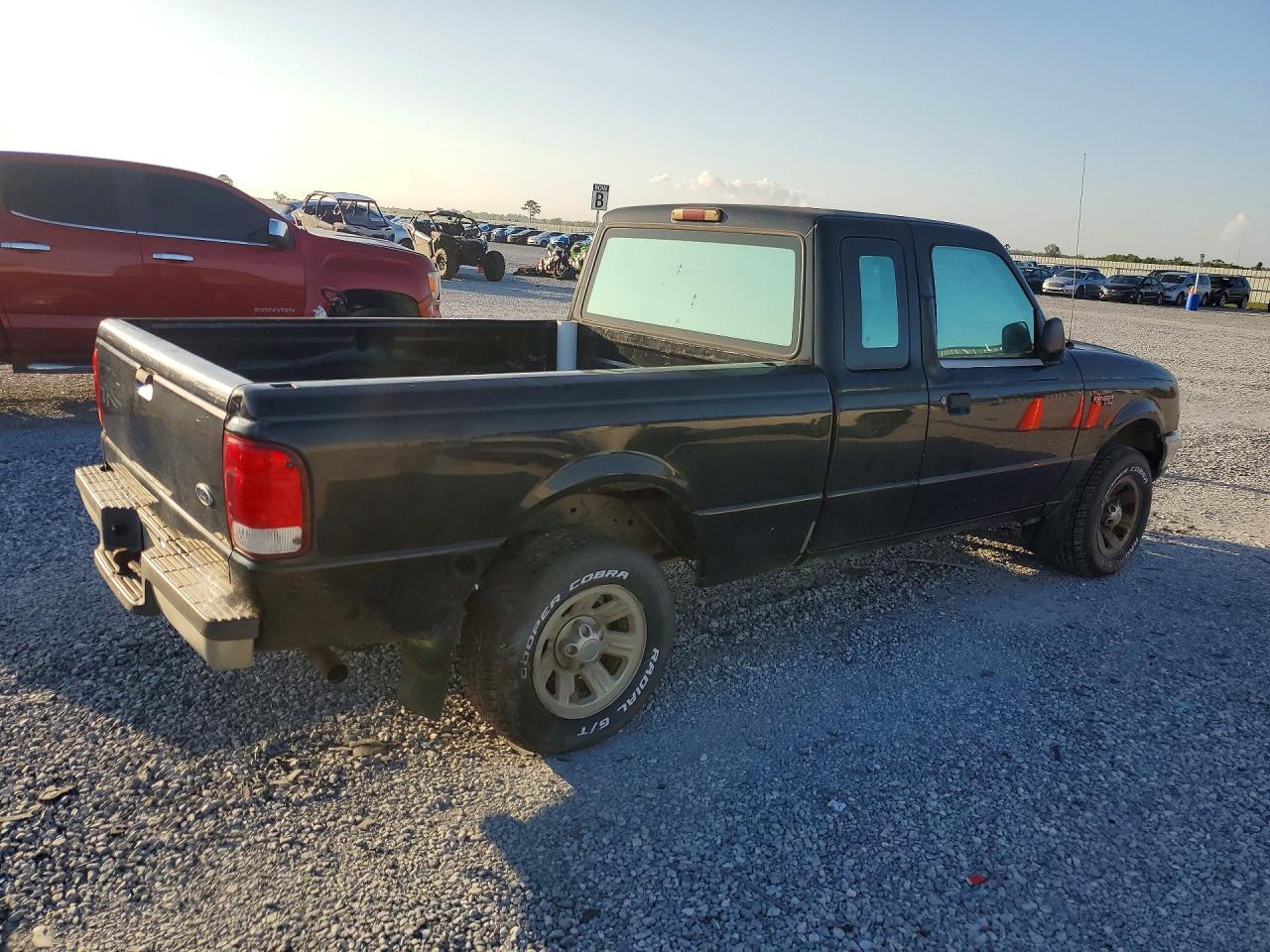 2000 Ford Ranger Black vin: 1FTYR14XXYTA85722