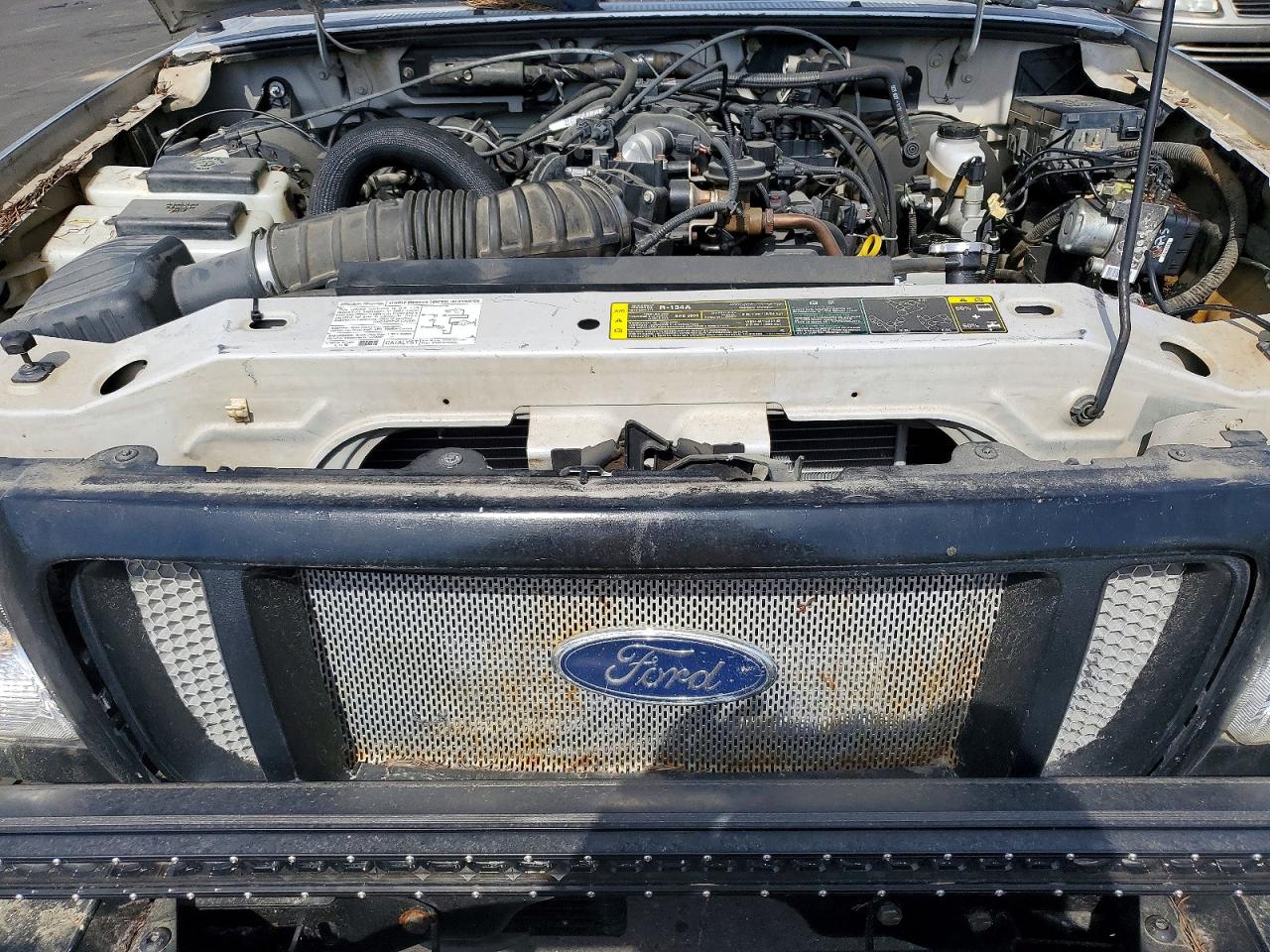 2004 Ford Ranger Super Cab Silver vin: 1FTYR15E84PB38014