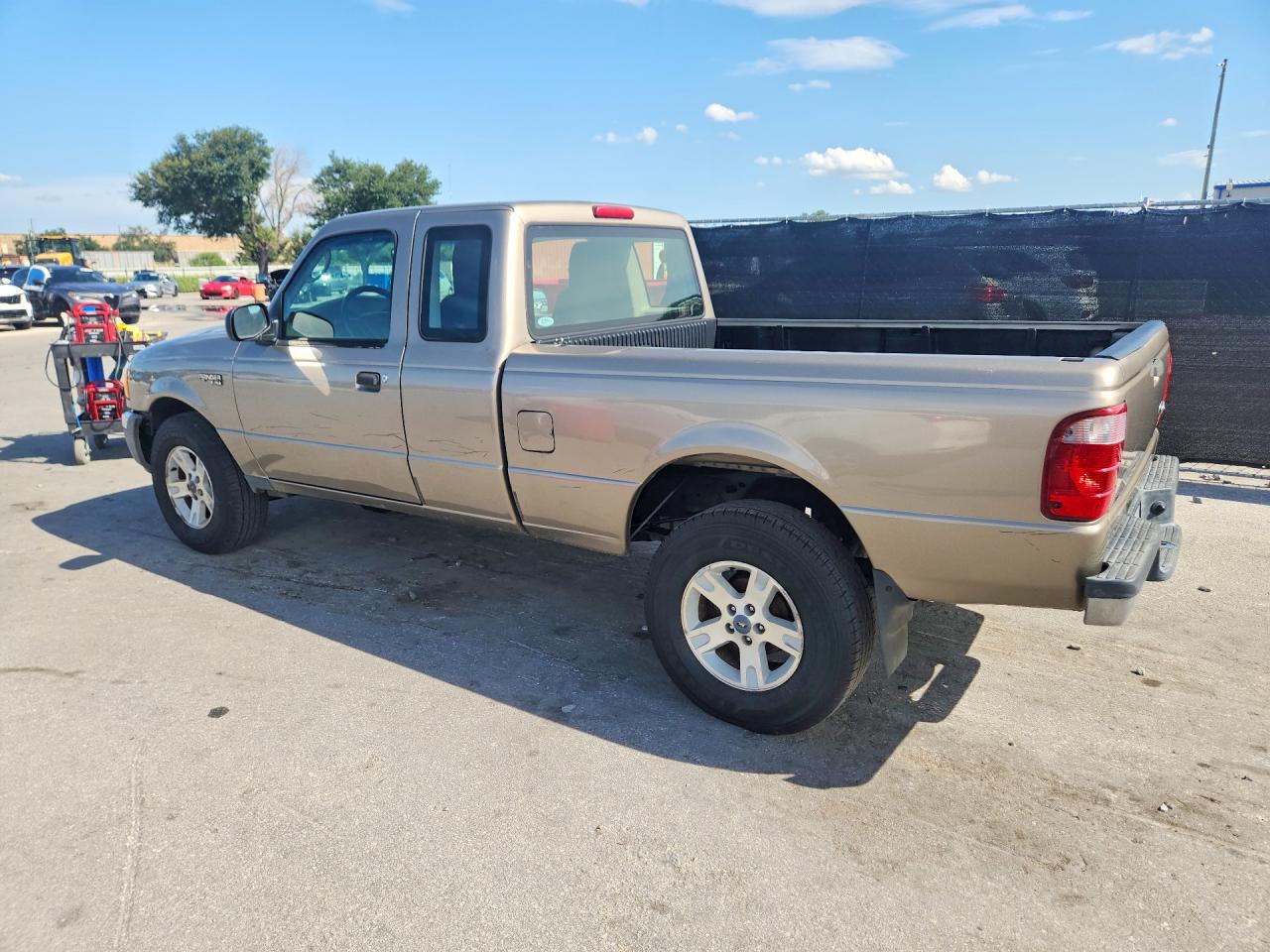 2004 Ford Ranger Super Cab Gold vin: 1FTYR15E94PA32204