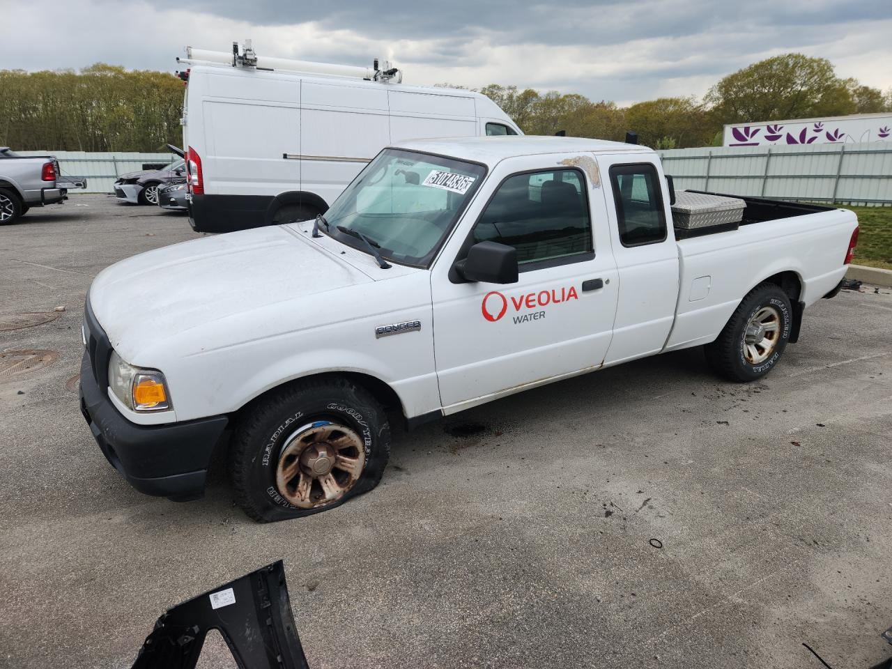 2009 Ford Ranger Super Cab Белый vin: 1FTYR15E99PA35627 Damage: Left Front Door, Rust, > 12 Inches