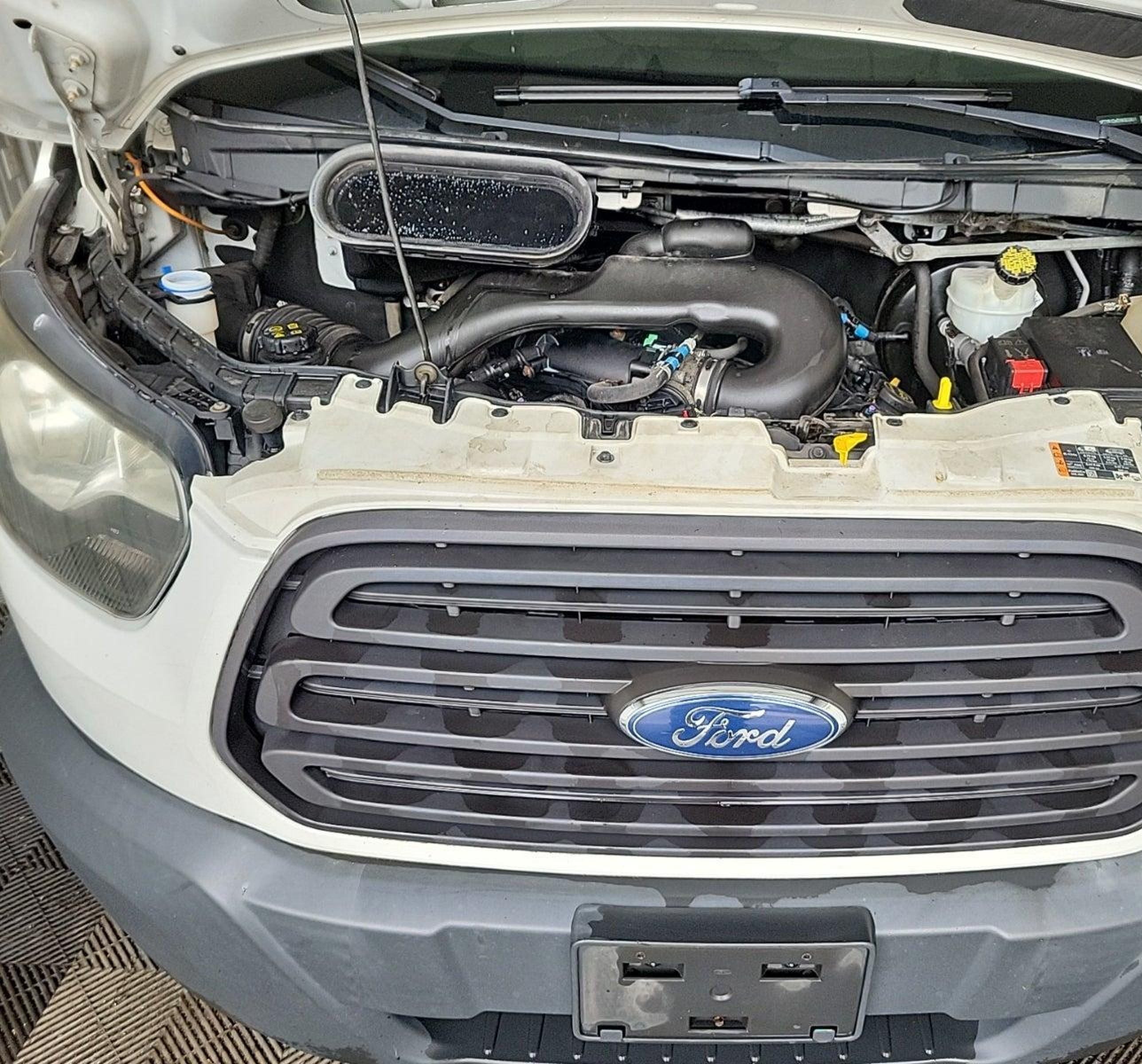 2017 Ford Transit-250   vin: 1FTYR1CM2HKB33811