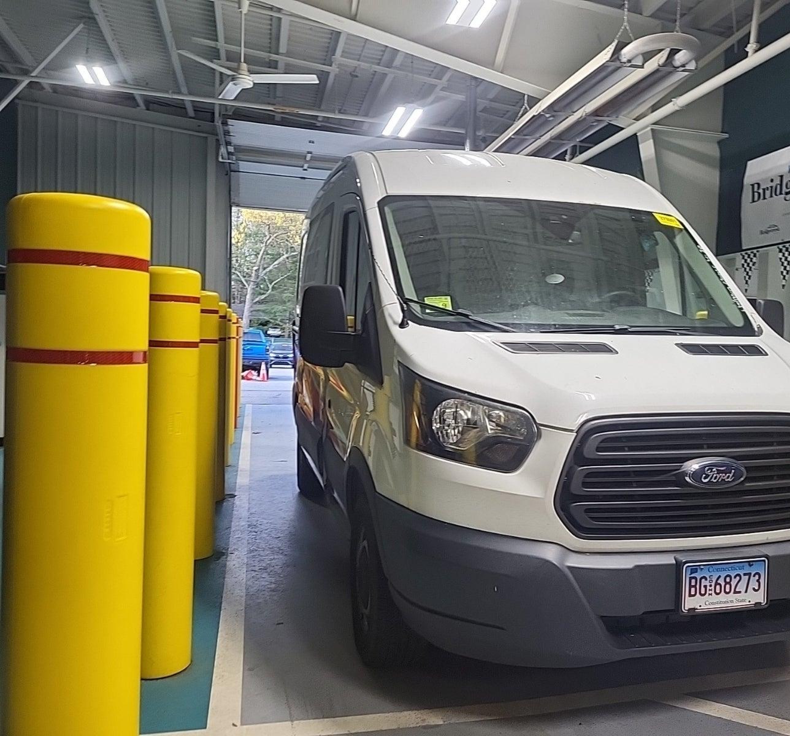 2017 Ford Transit-250   vin: 1FTYR1CM2HKB33811