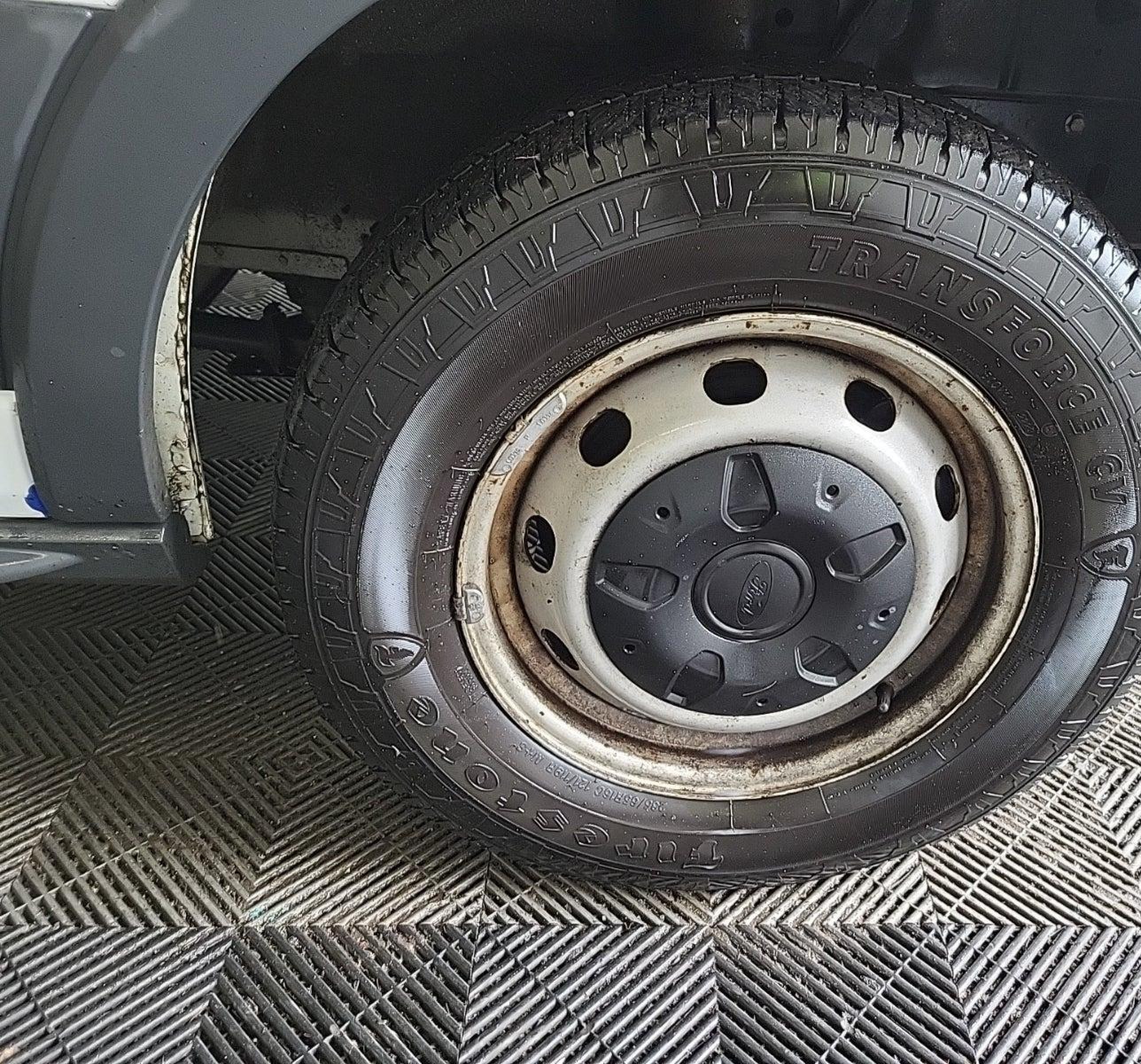 2017 Ford Transit-250   vin: 1FTYR1CM2HKB33811