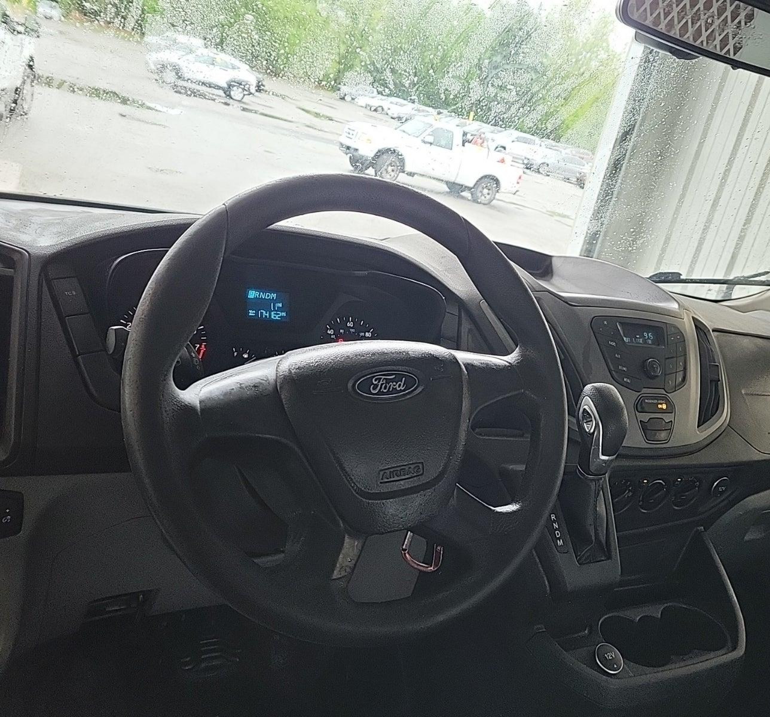 2017 Ford Transit-250   vin: 1FTYR1CM2HKB33811