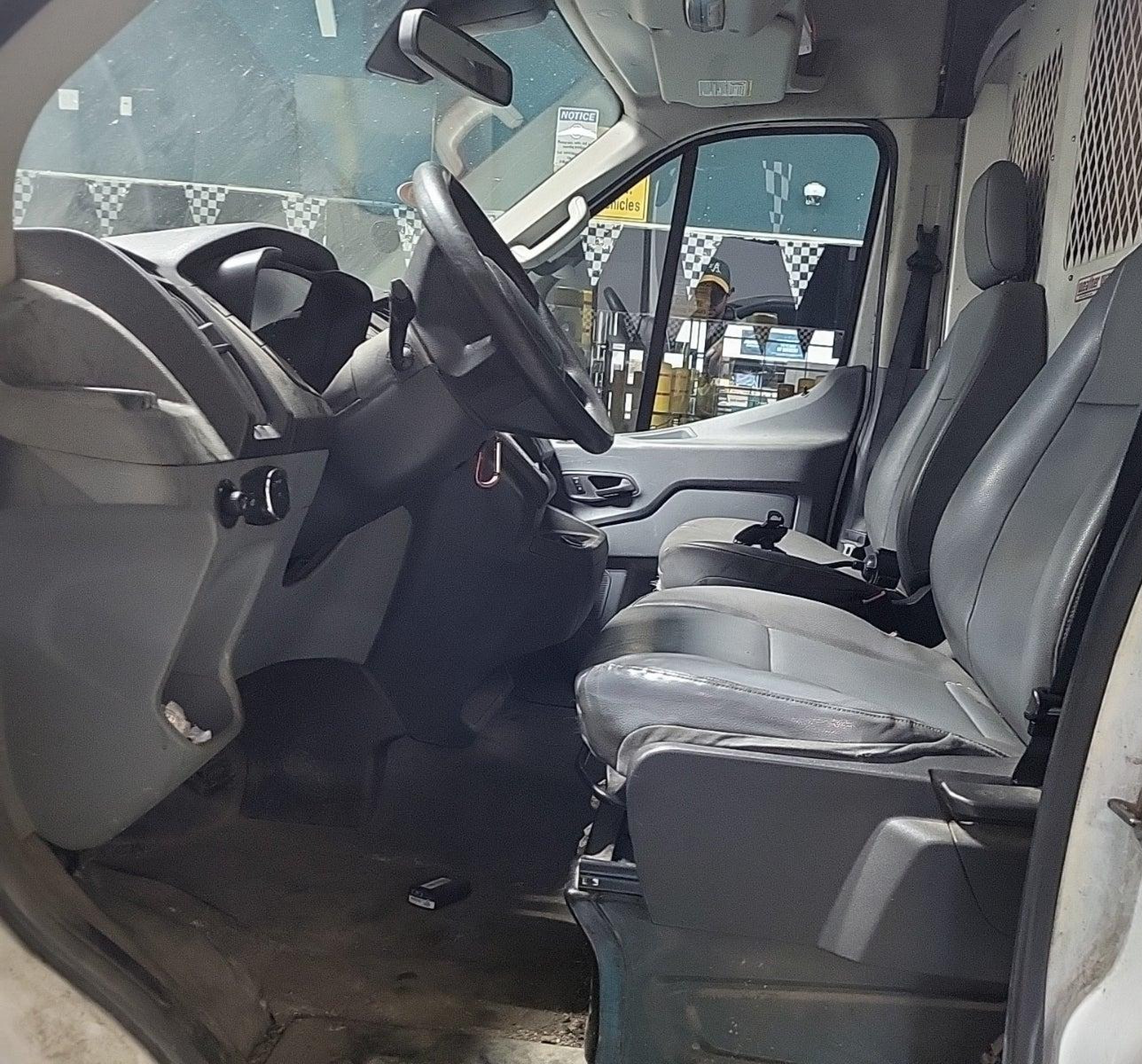 2017 Ford Transit-250   vin: 1FTYR1CM2HKB33811