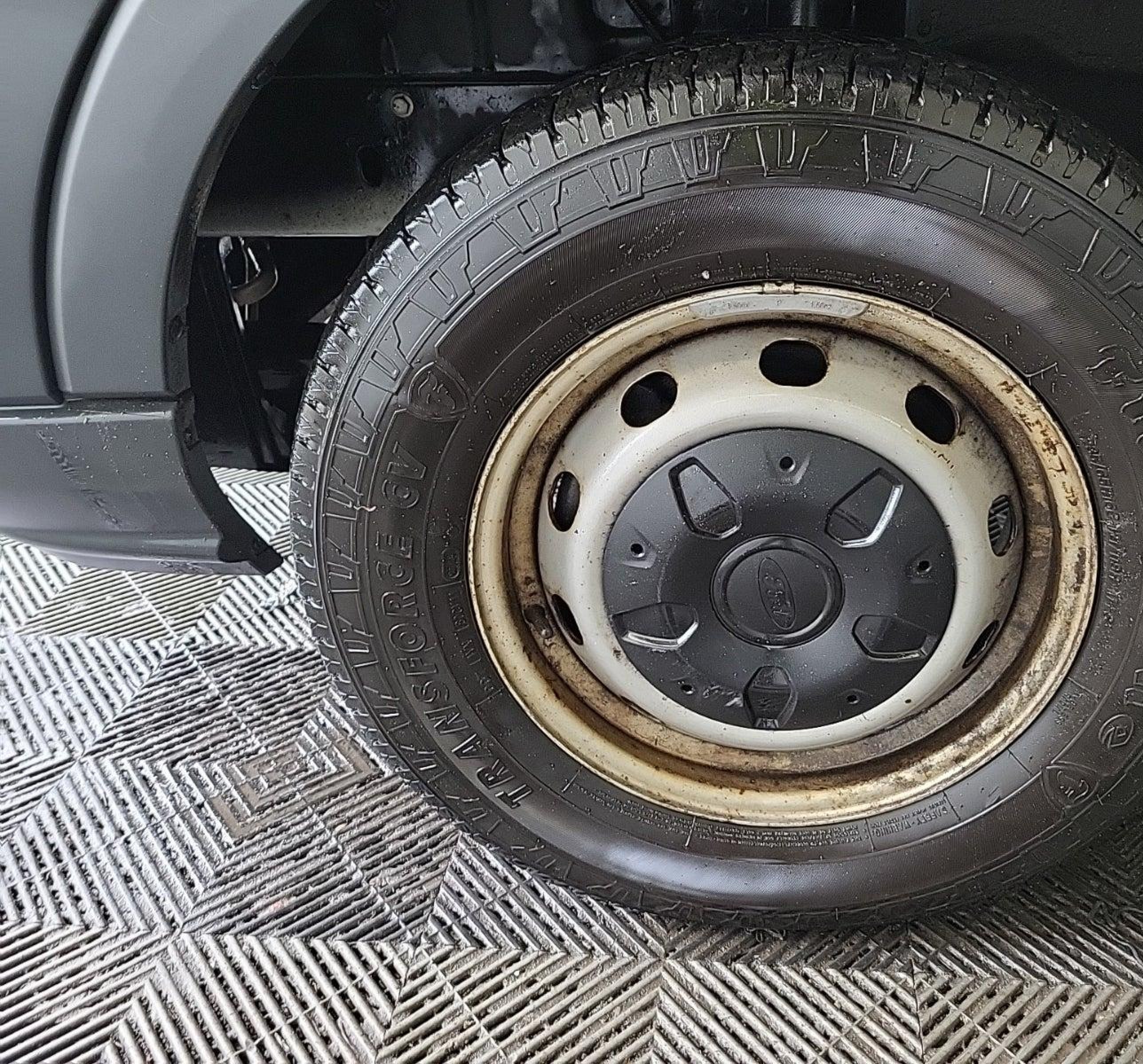 2017 Ford Transit-250   vin: 1FTYR1CM2HKB33811