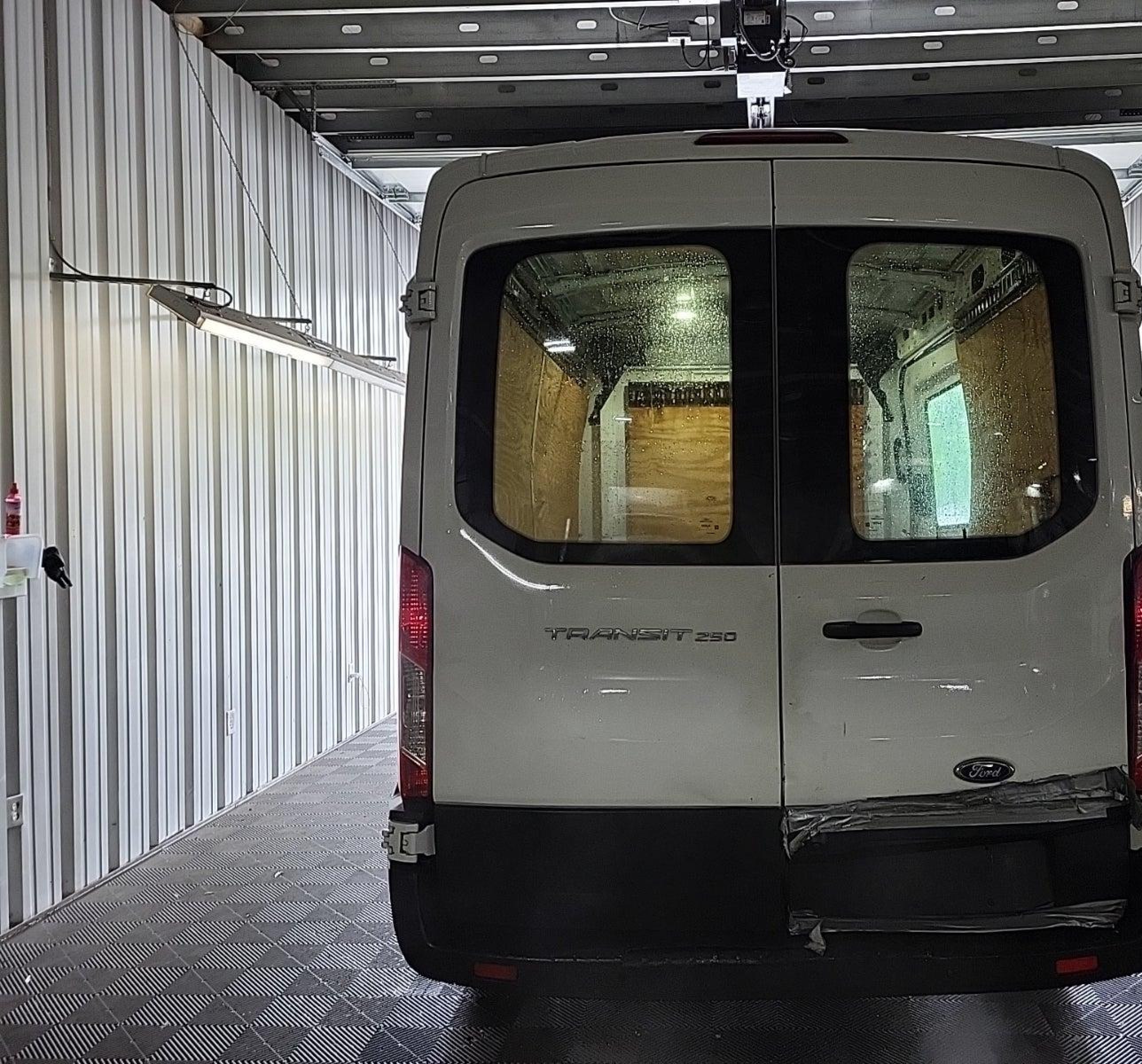 2017 Ford Transit-250   vin: 1FTYR1CM2HKB33811