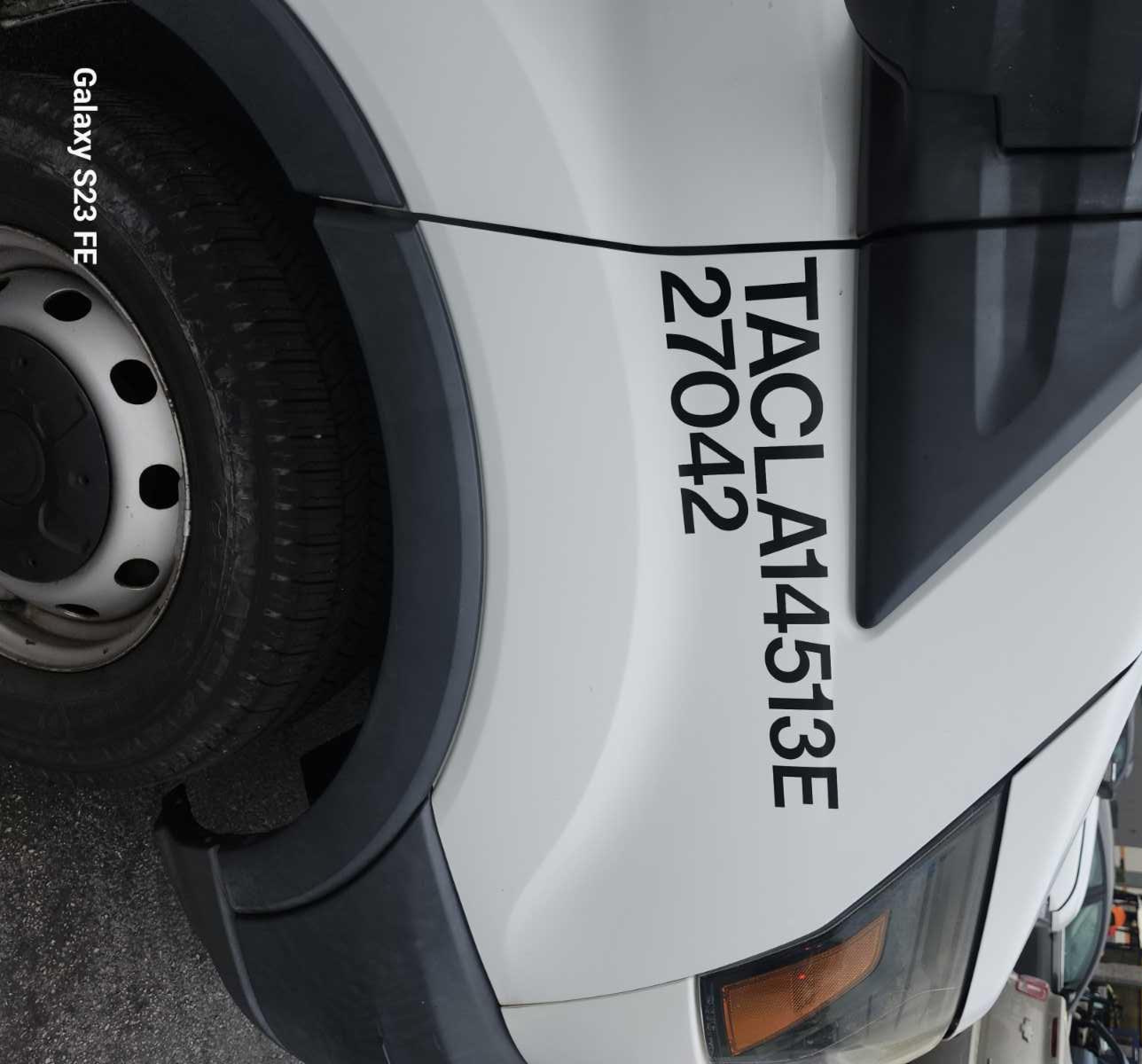 2017 Ford Transit-250   vin: 1FTYR1CM3HKB08559
