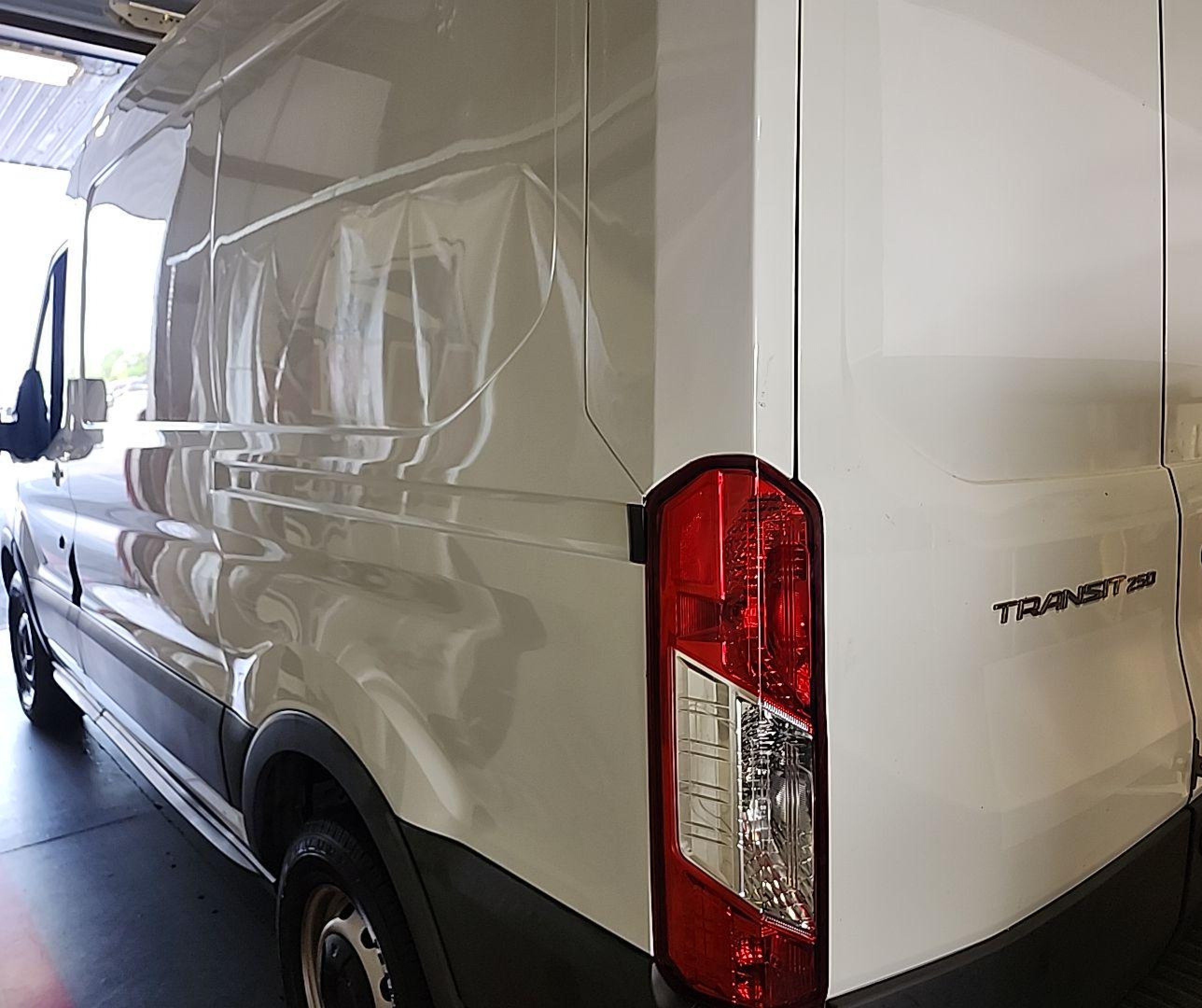 2017 Ford Transit-250   vin: 1FTYR1CM3HKB08559