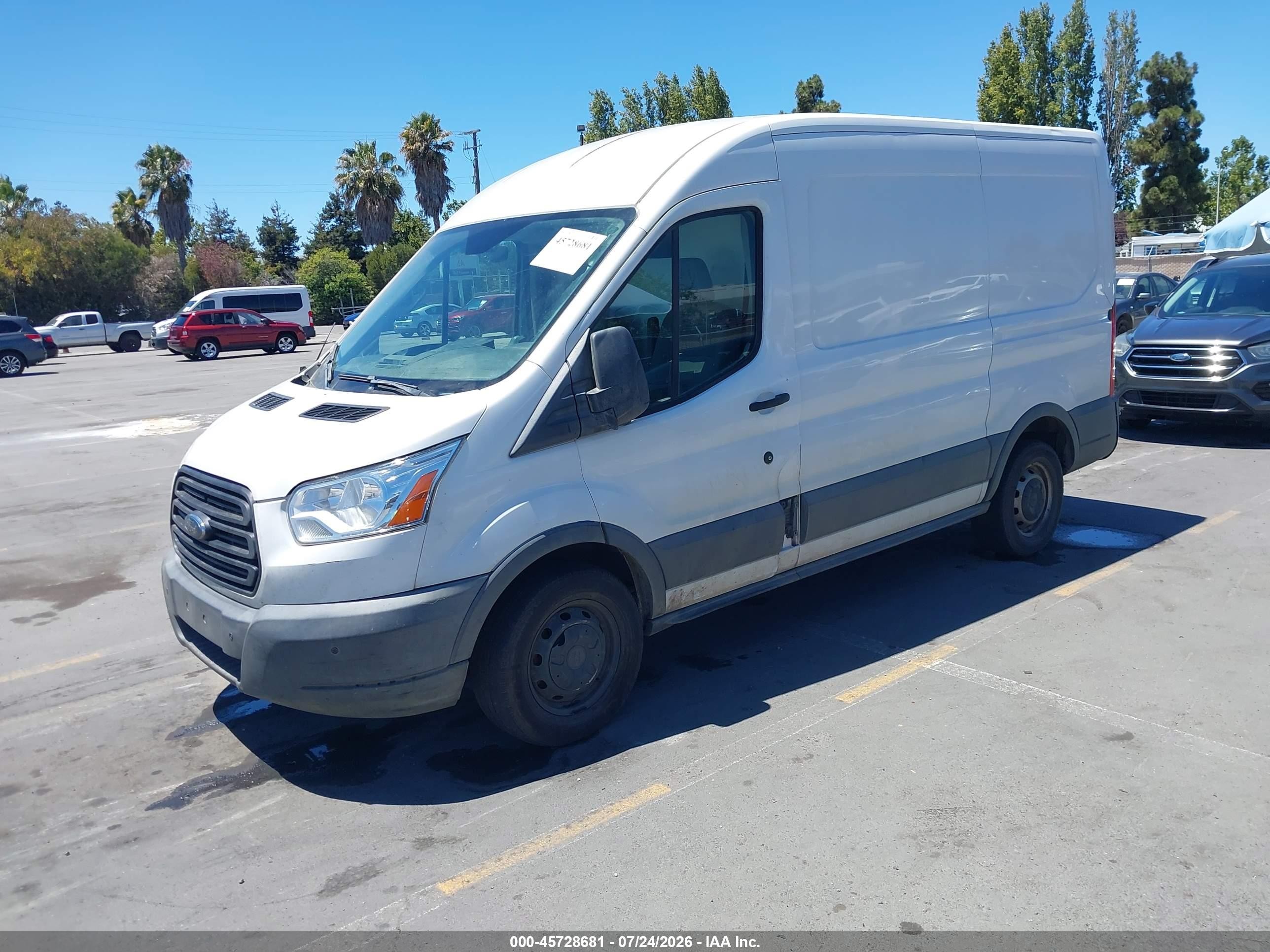 2015 Ford Transit-250   White vin: 1FTYR1CMXFKA75573