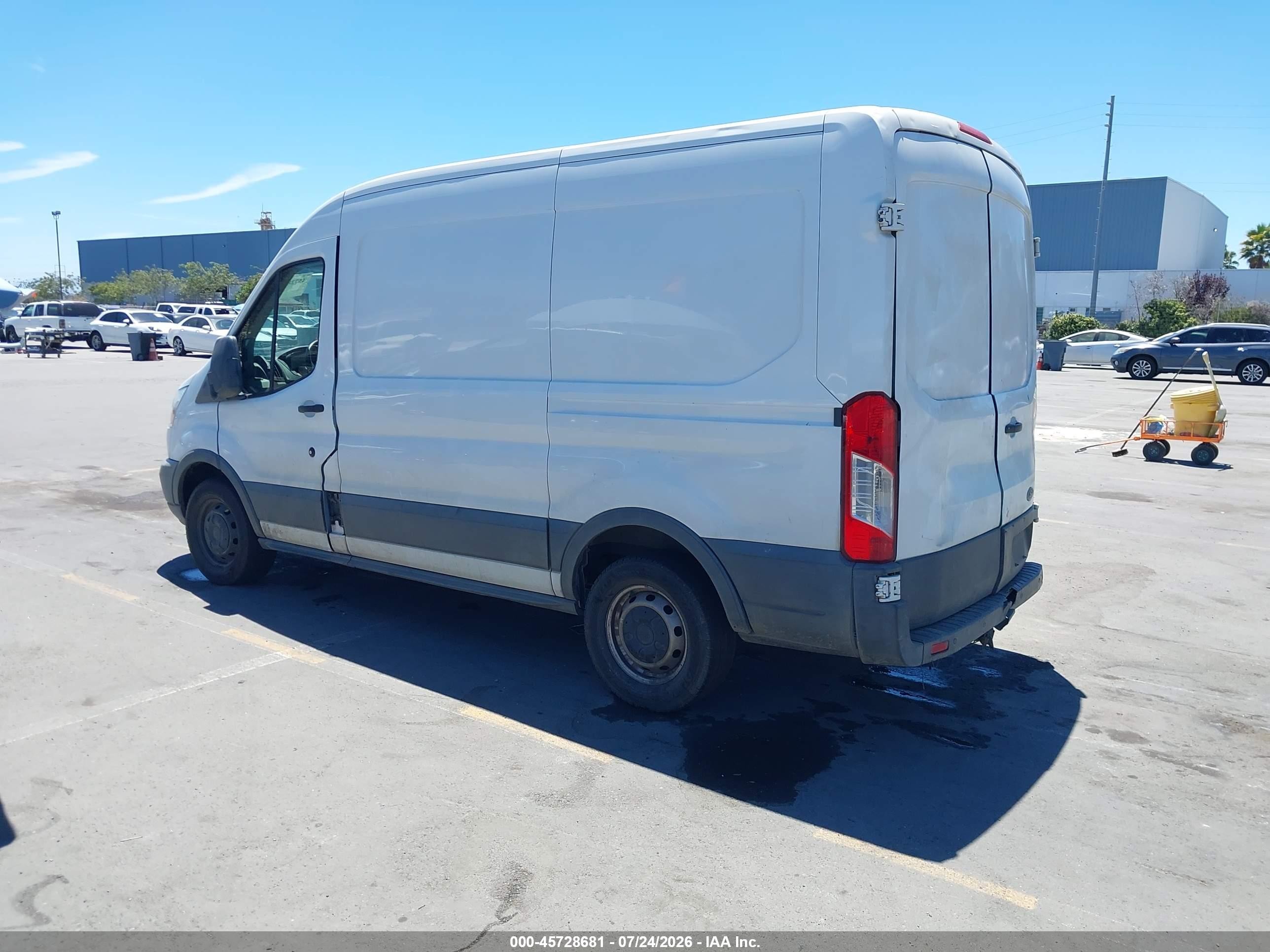 2015 Ford Transit-250   White vin: 1FTYR1CMXFKA75573