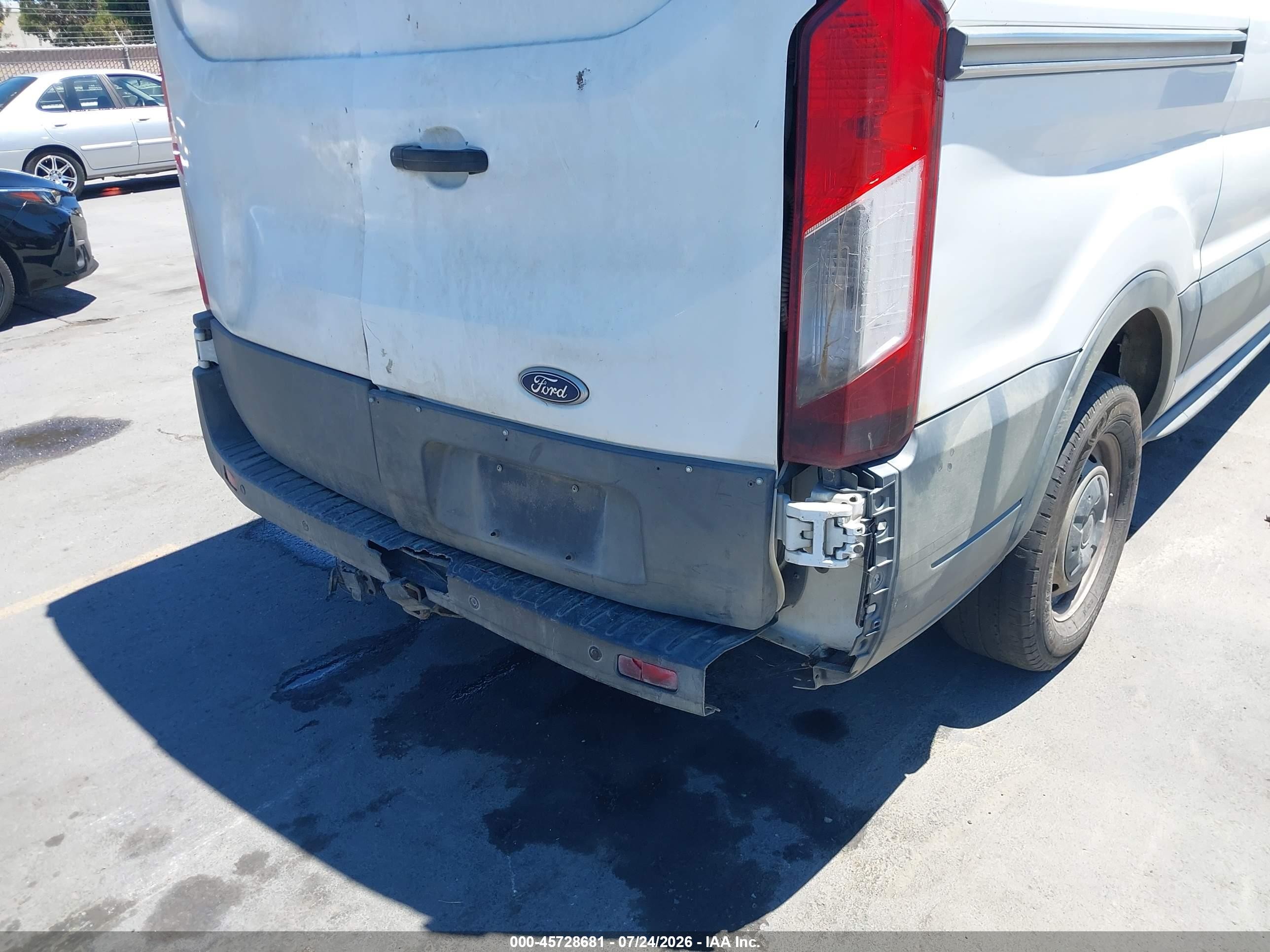 2015 Ford Transit-250   White vin: 1FTYR1CMXFKA75573