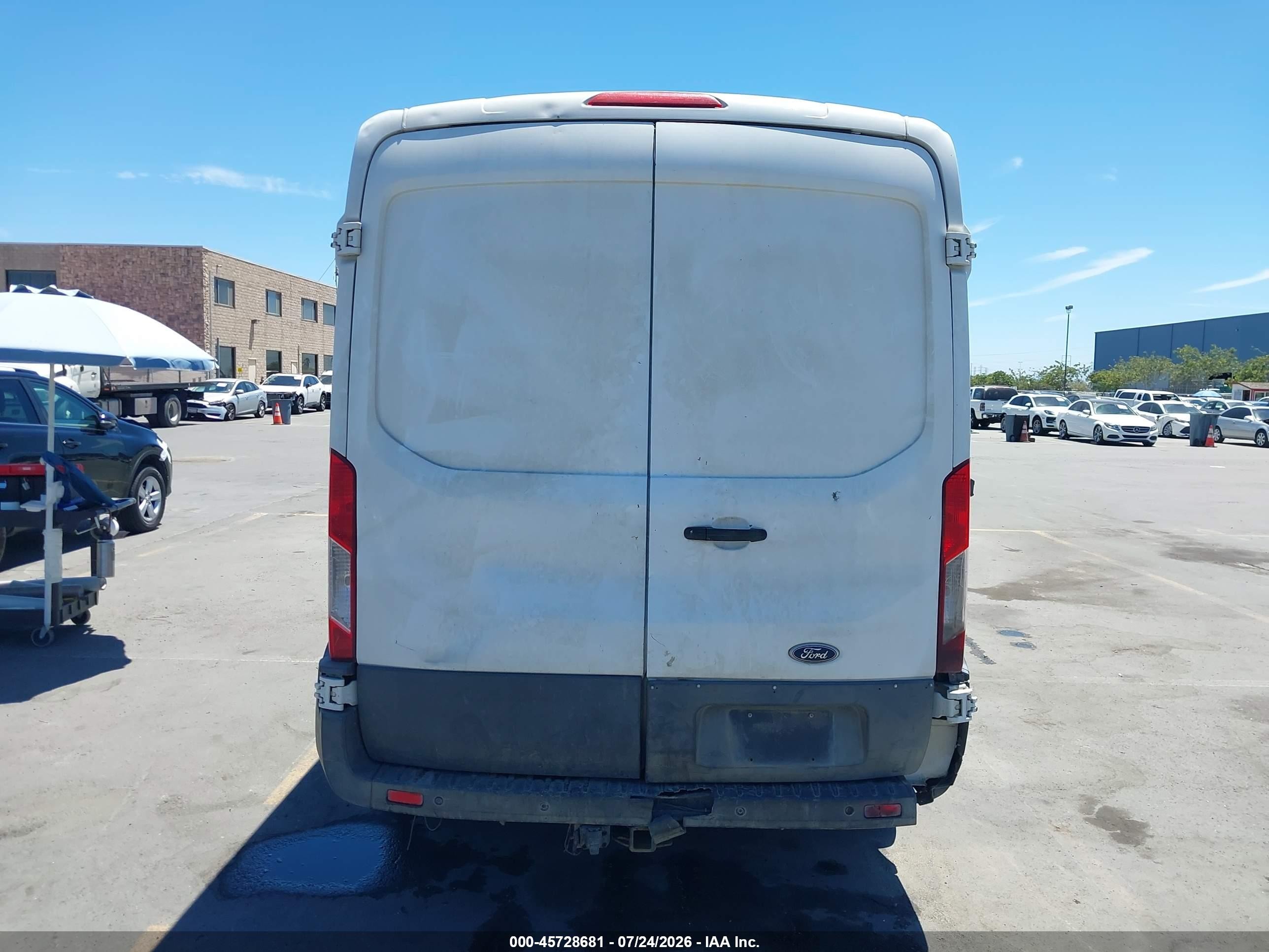 2015 Ford Transit-250   White vin: 1FTYR1CMXFKA75573