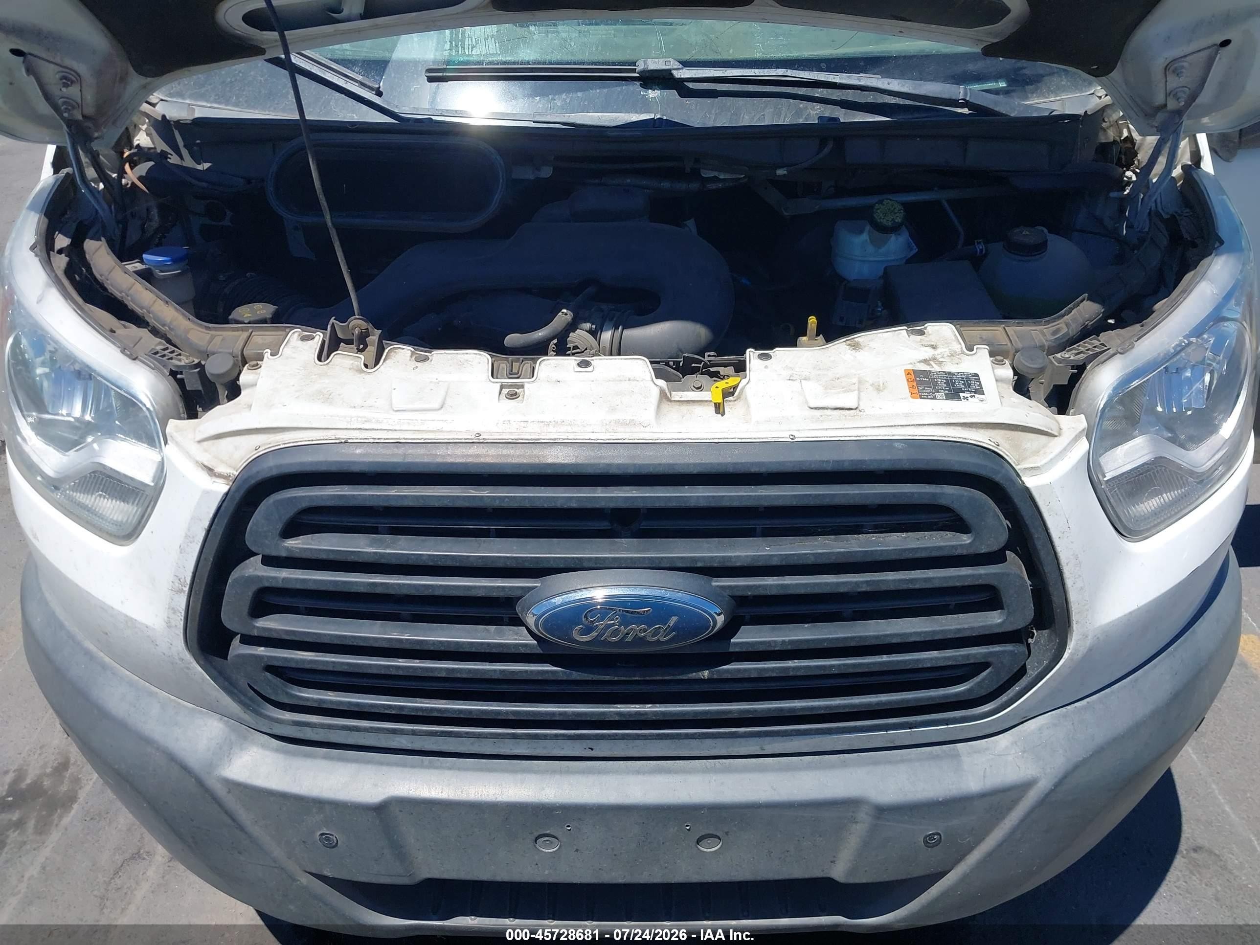 2015 Ford Transit-250   White vin: 1FTYR1CMXFKA75573