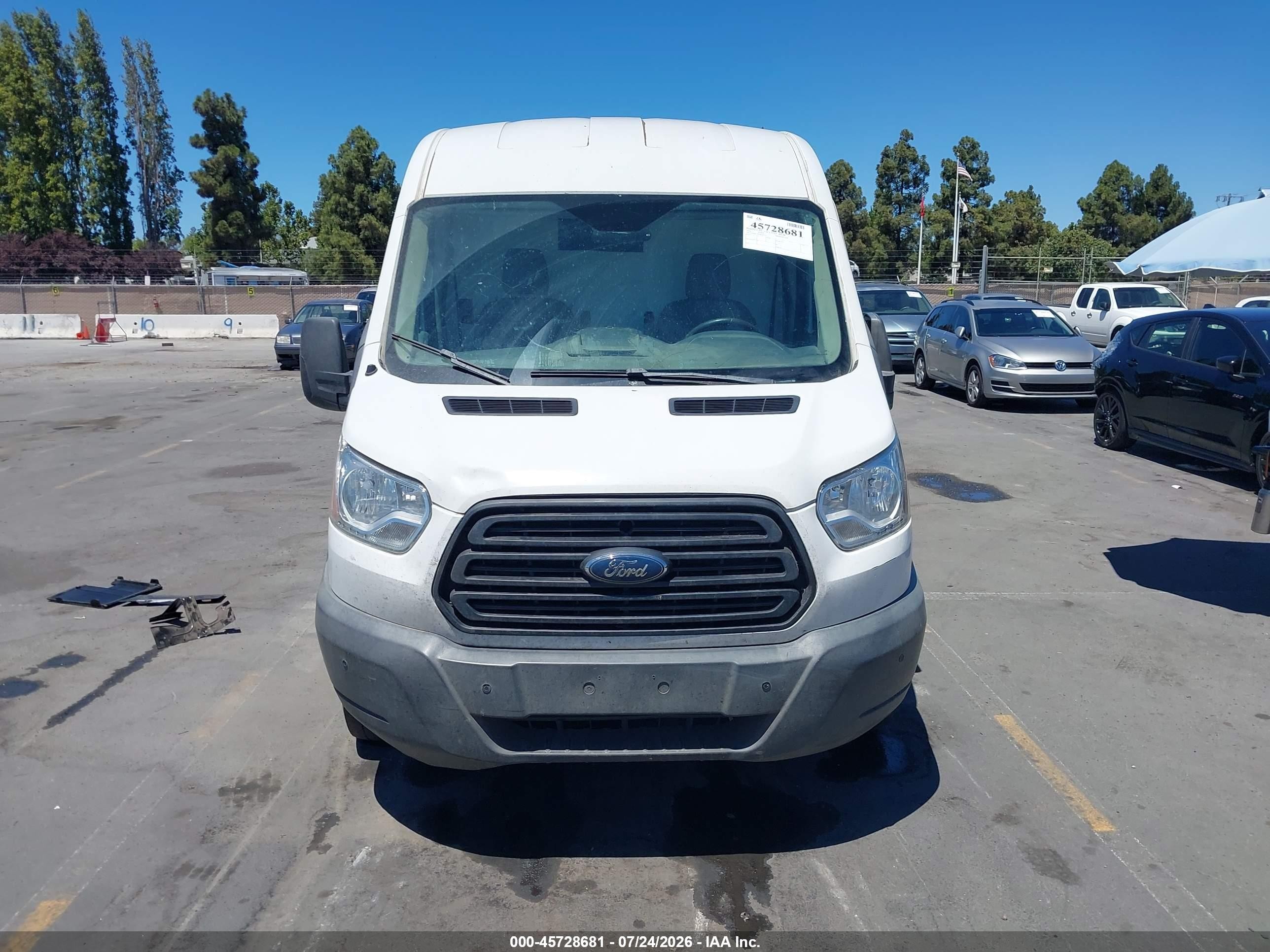 2015 Ford Transit-250   White vin: 1FTYR1CMXFKA75573