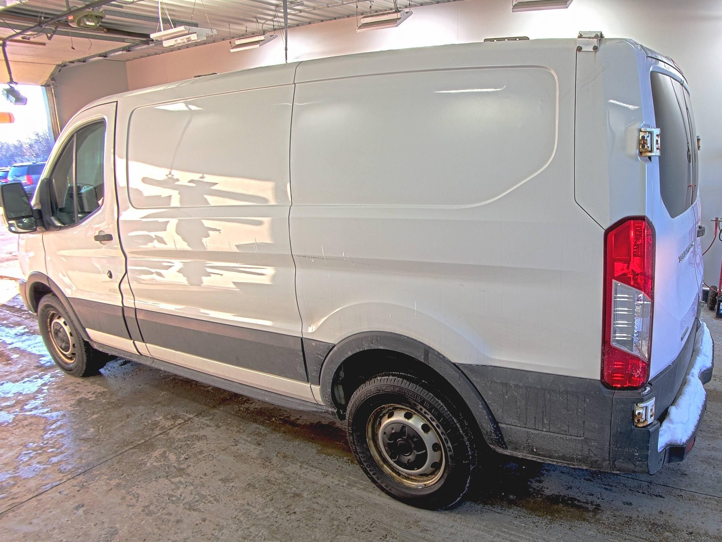 2017 Ford Transit-250   vin: 1FTYR1YG9HKA57443