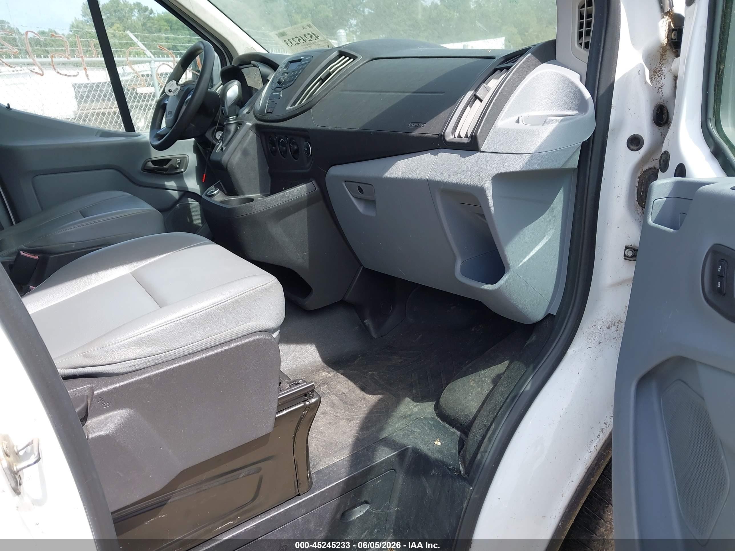 2018 Ford Transit-250 White vin: 1FTYR1YM3JKB49482