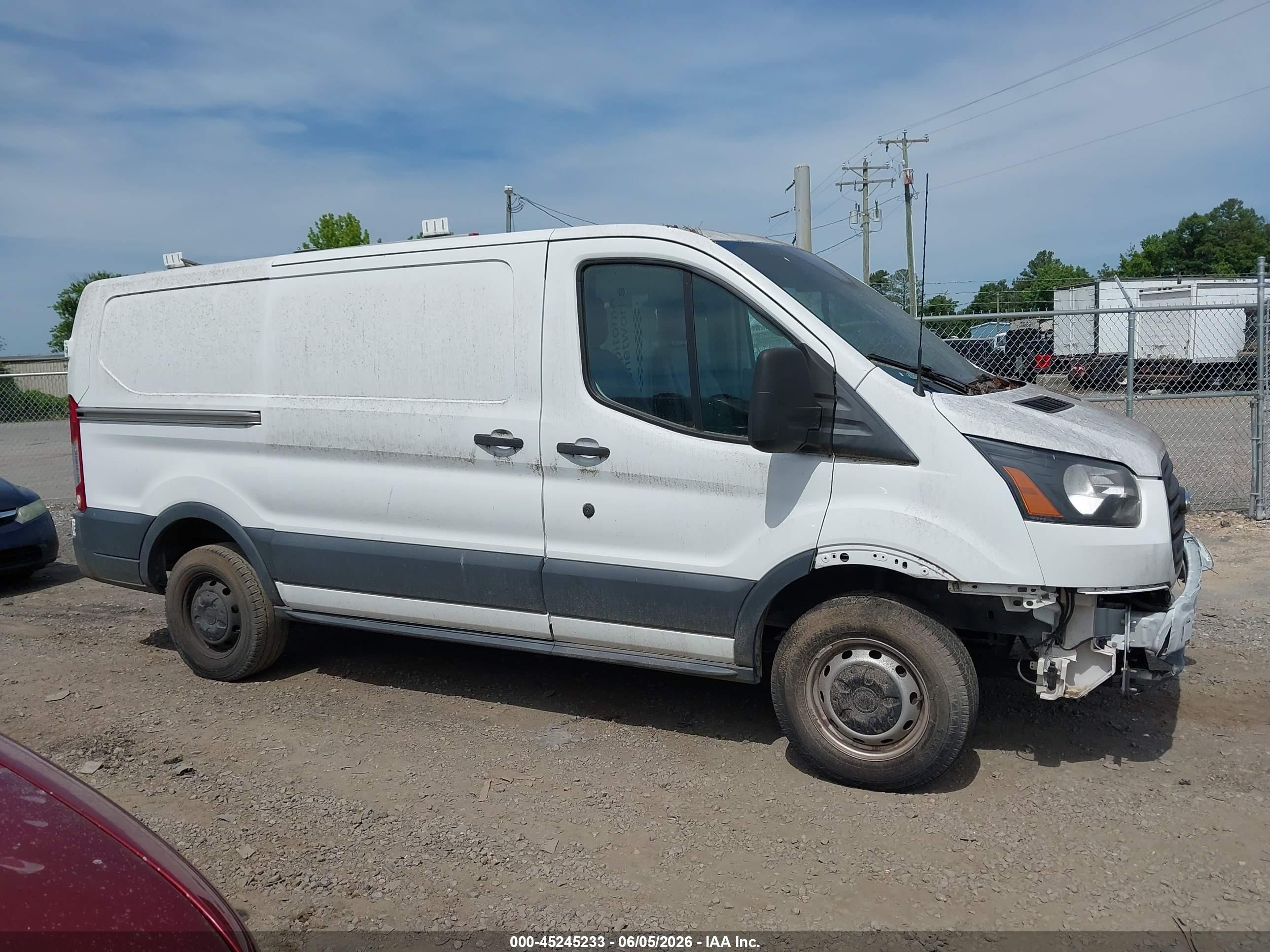 2018 Ford Transit-250 White vin: 1FTYR1YM3JKB49482