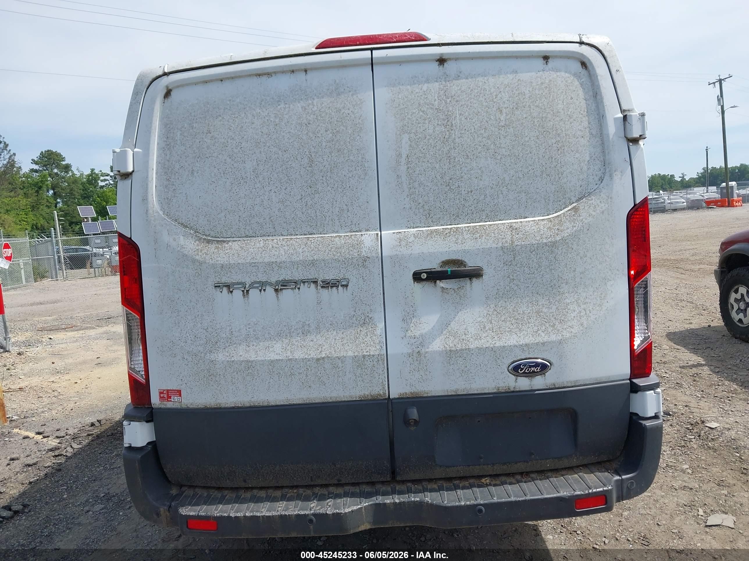 2018 Ford Transit-250 White vin: 1FTYR1YM3JKB49482