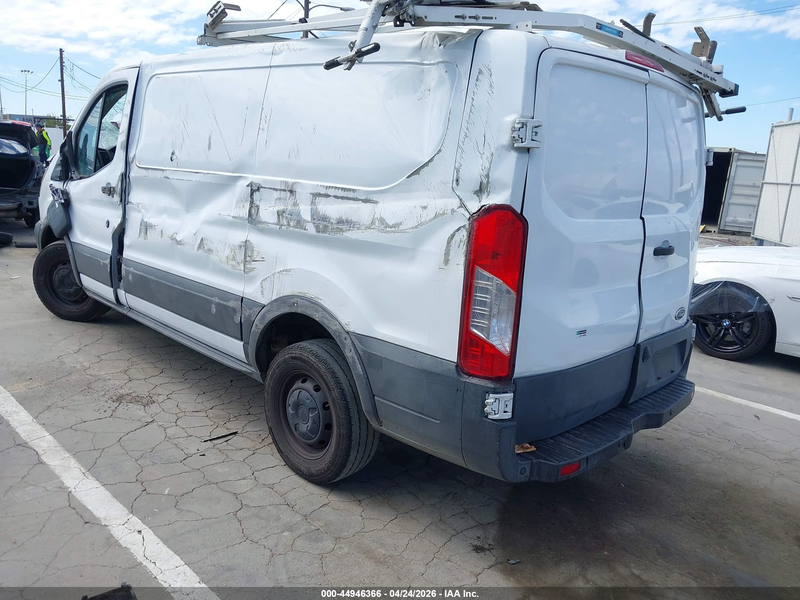 2017 Ford Transit-250 White vin: 1FTYR1YM5HKA25434