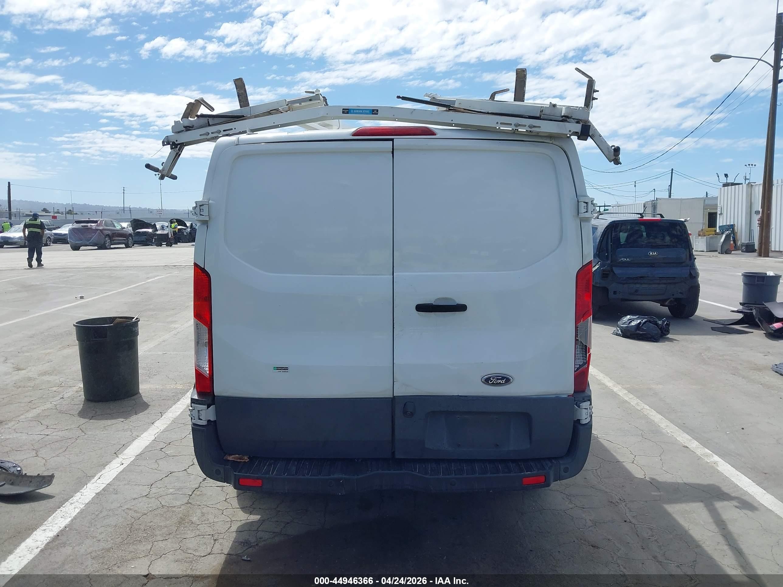 2017 Ford Transit-250 White vin: 1FTYR1YM5HKA25434