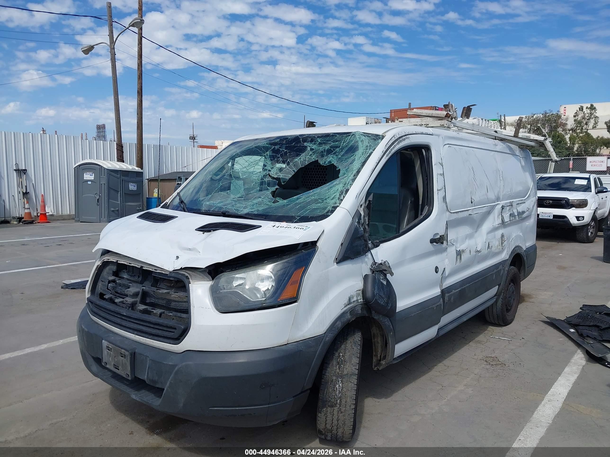 2017 Ford Transit-250 White vin: 1FTYR1YM5HKA25434