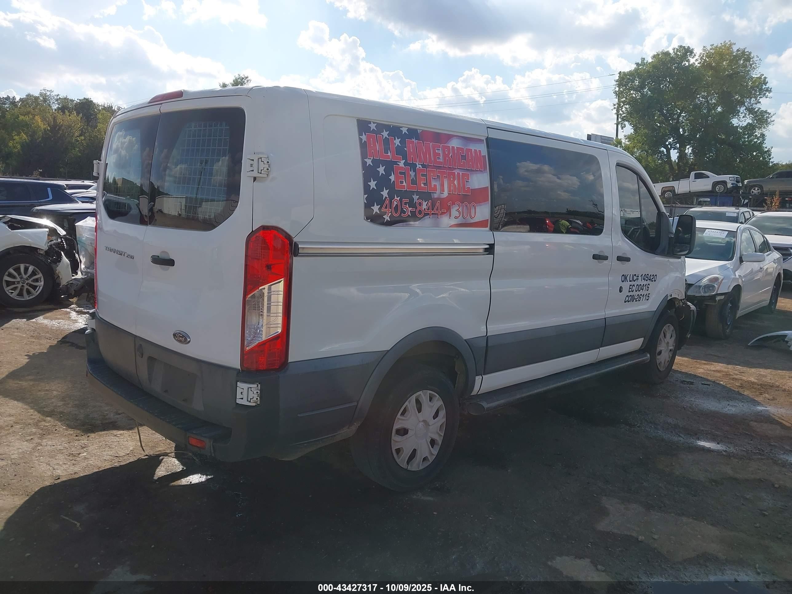 2018 Ford Transit-250   Белый vin: 1FTYR1YM9JKA64856