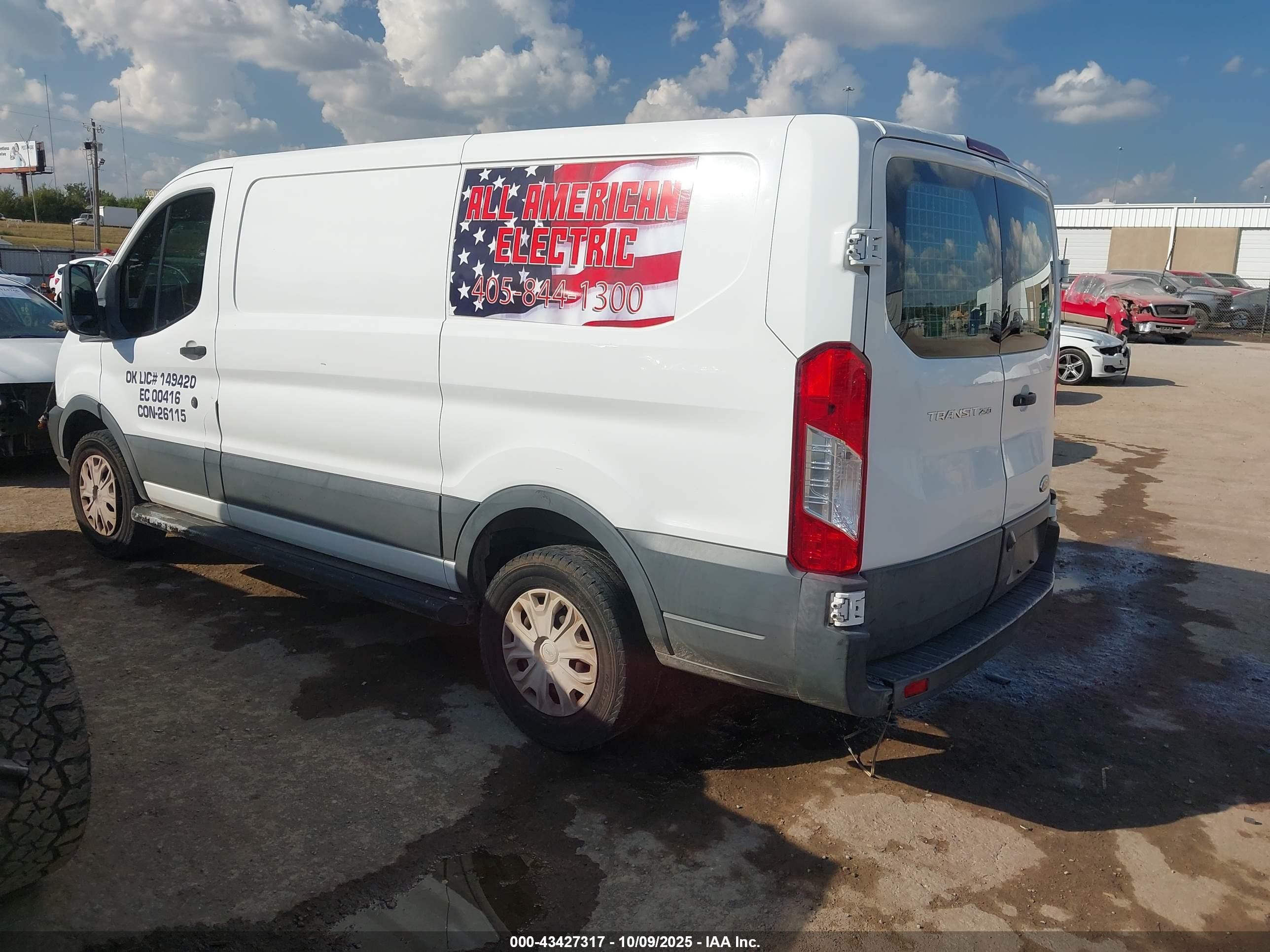 2018 Ford Transit-250   Белый vin: 1FTYR1YM9JKA64856
