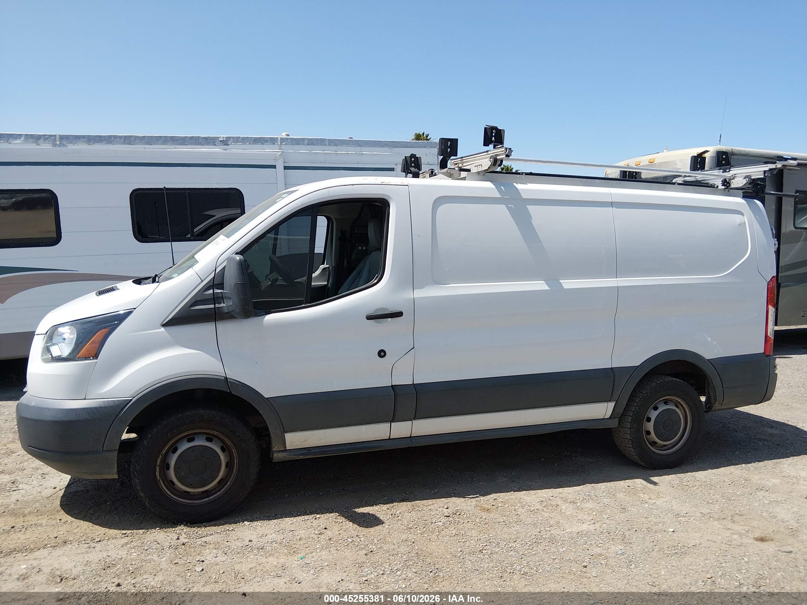 2018 Ford Transit-250   Белый vin: 1FTYR1YMXJKA26083