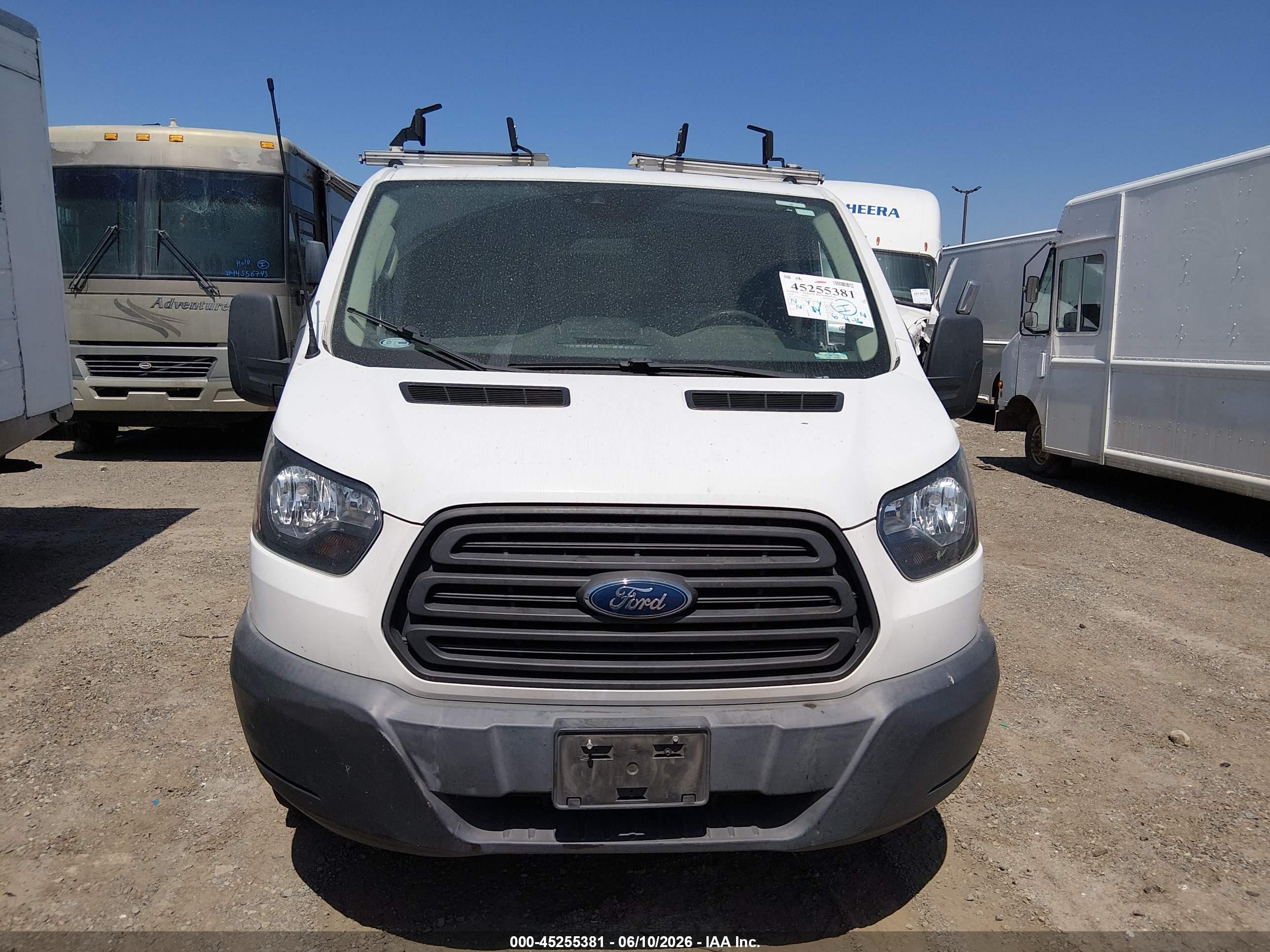 2018 Ford Transit-250   Белый vin: 1FTYR1YMXJKA26083