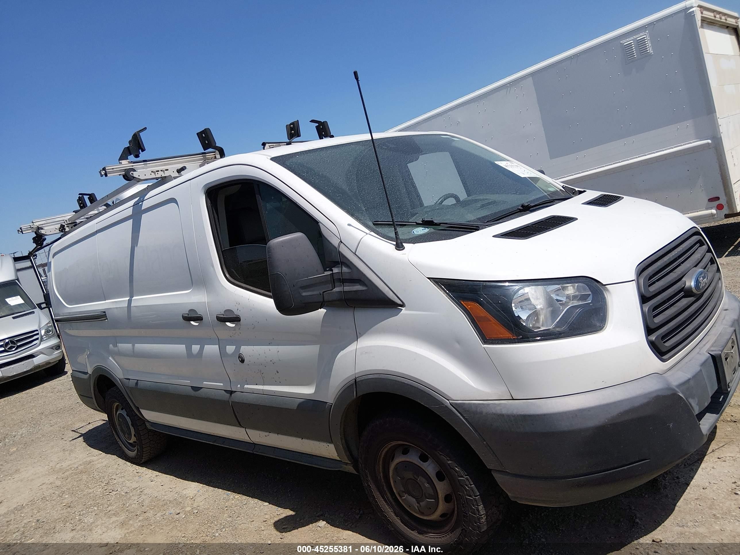 2018 Ford Transit-250   Белый vin: 1FTYR1YMXJKA26083