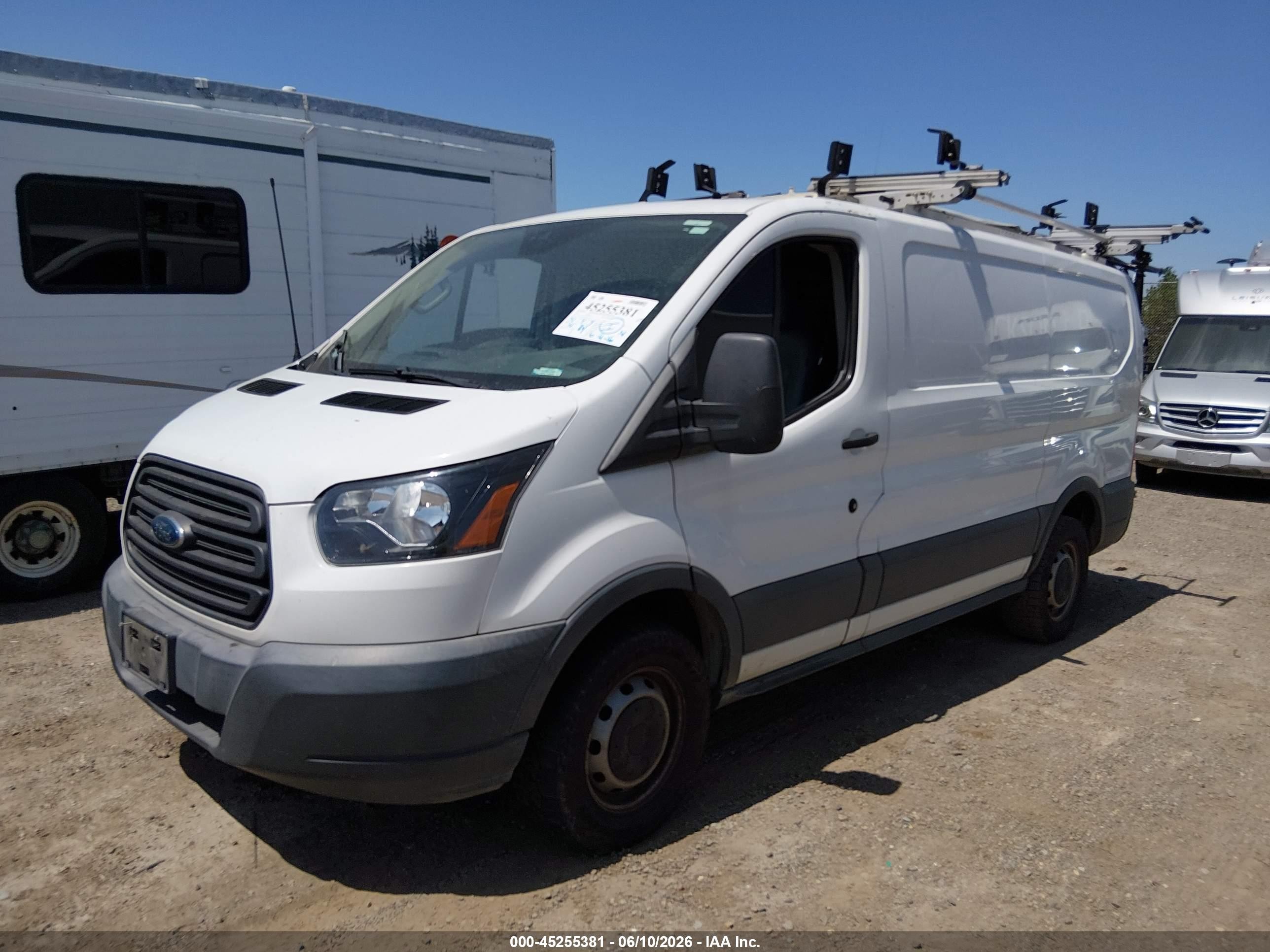 2018 Ford Transit-250   Белый vin: 1FTYR1YMXJKA26083