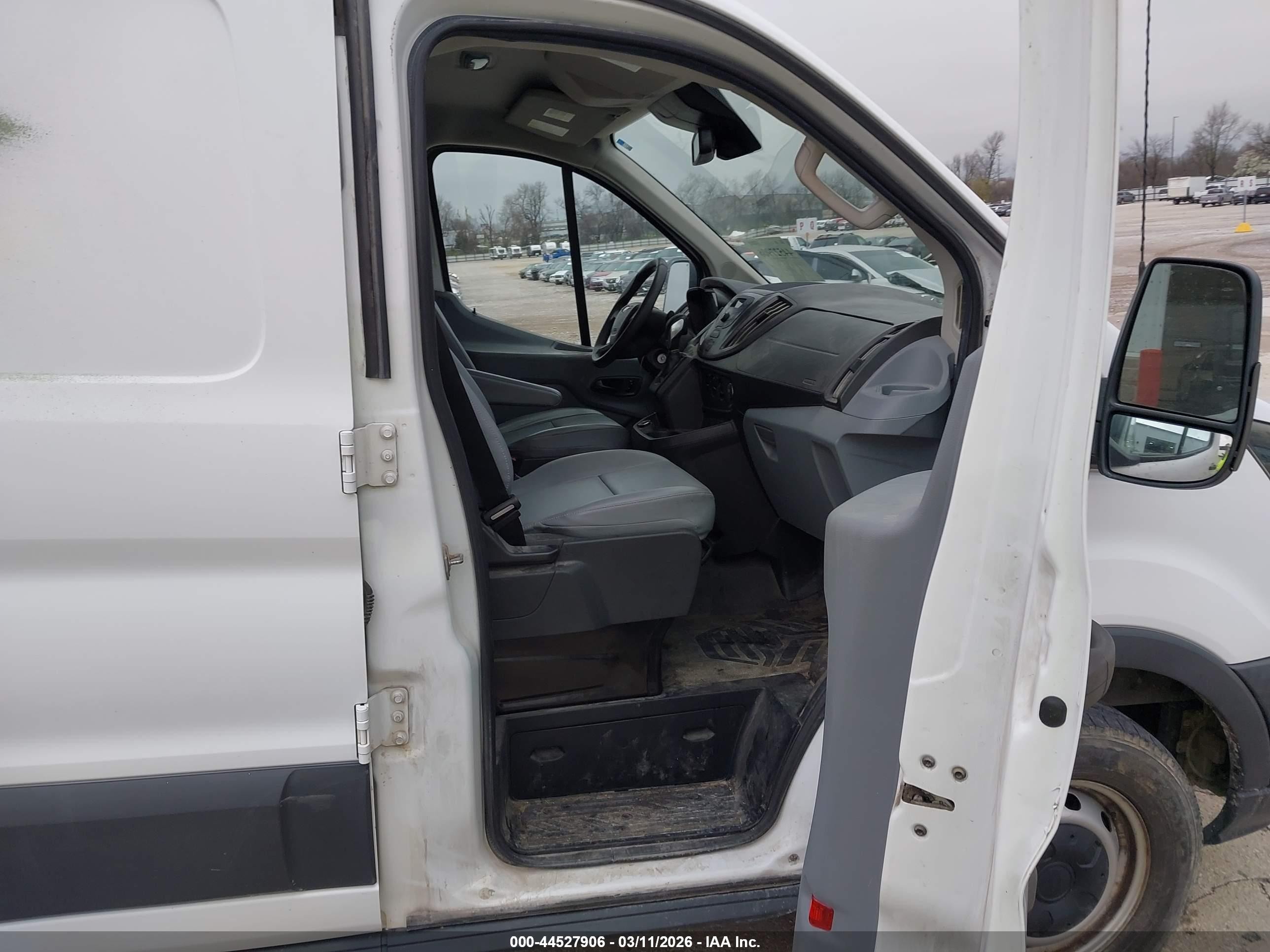 2017 Ford Transit-250 White vin: 1FTYR1ZM1HKA27549