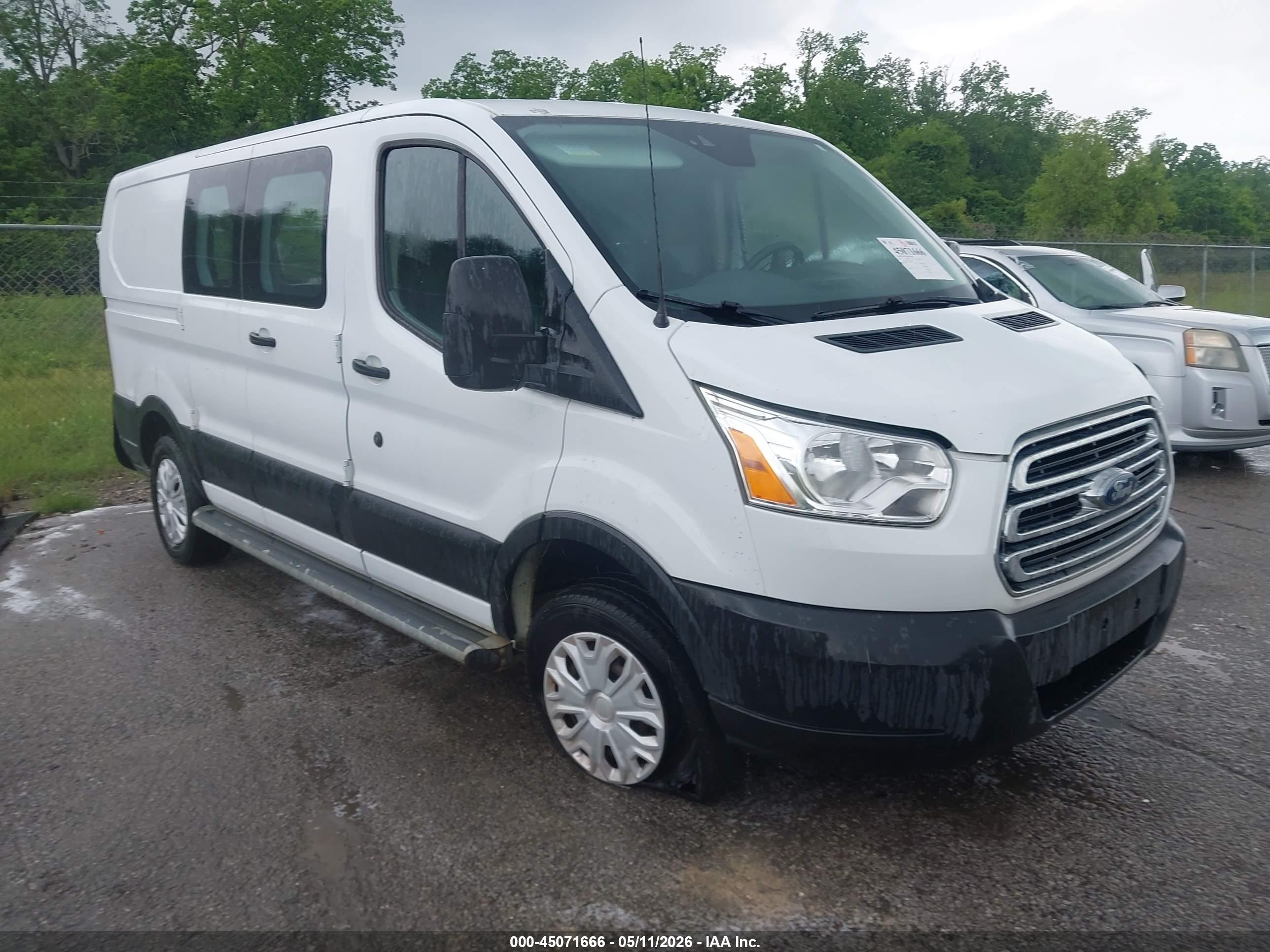 2019 Ford Transit-250   White vin: 1FTYR1ZM1KKB49979