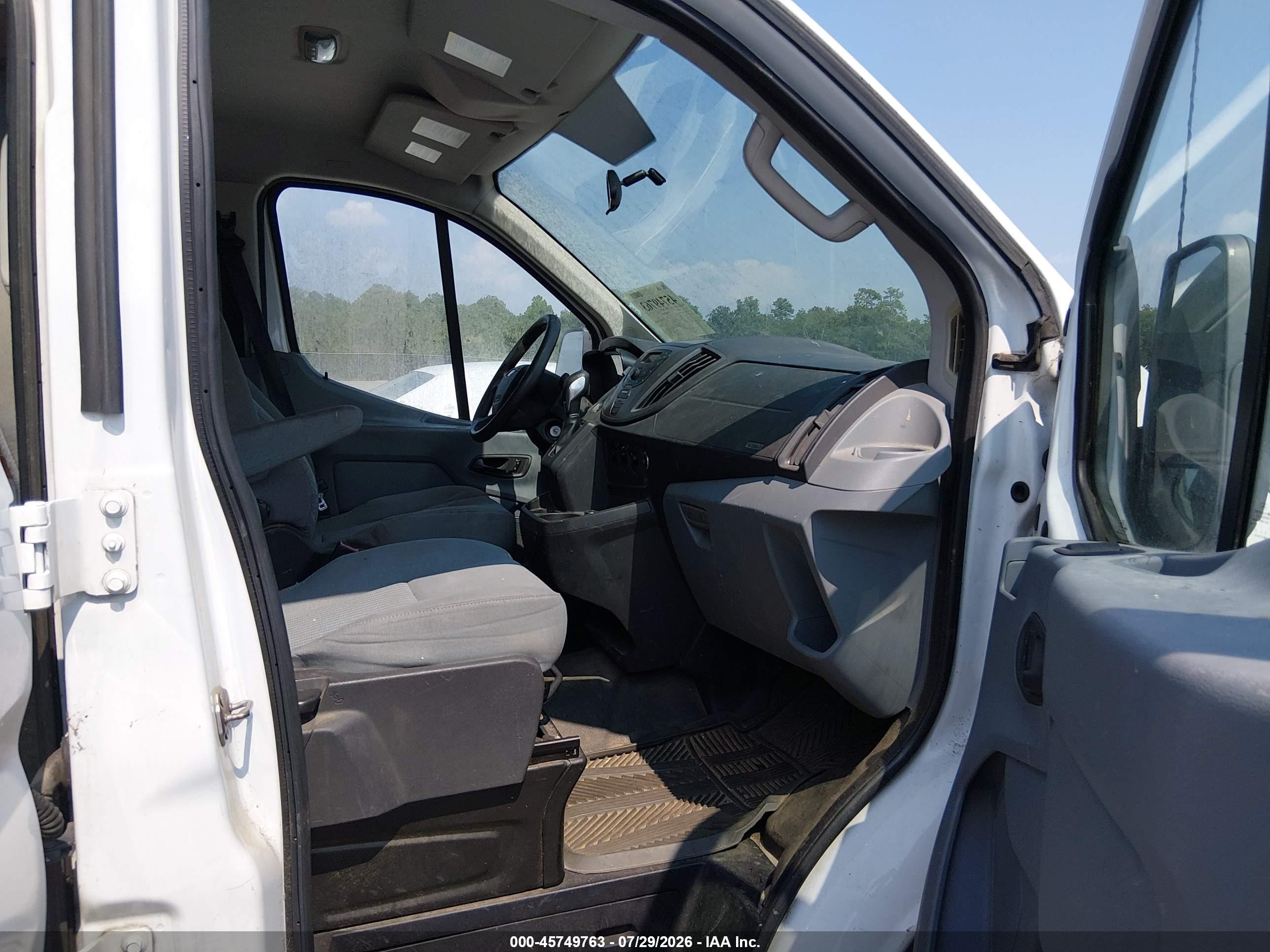 2015 Ford Transit-250   White vin: 1FTYR1ZM2FKA79575