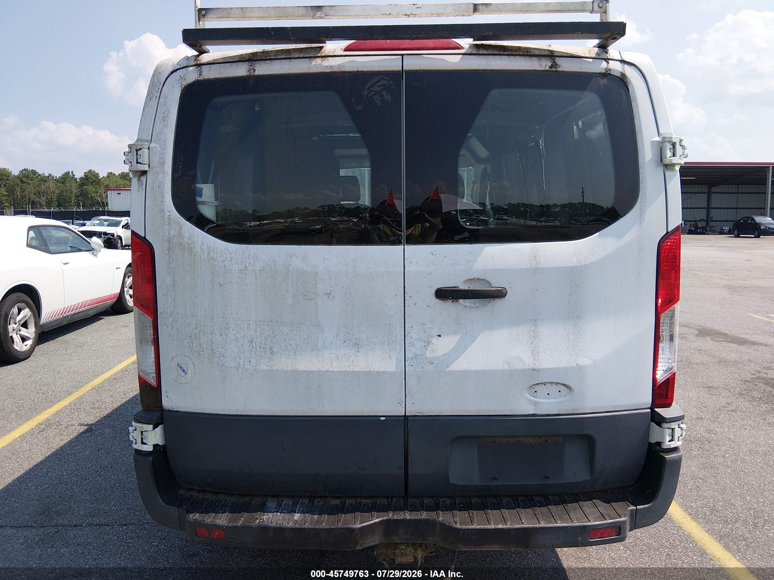 2015 Ford Transit-250   White vin: 1FTYR1ZM2FKA79575