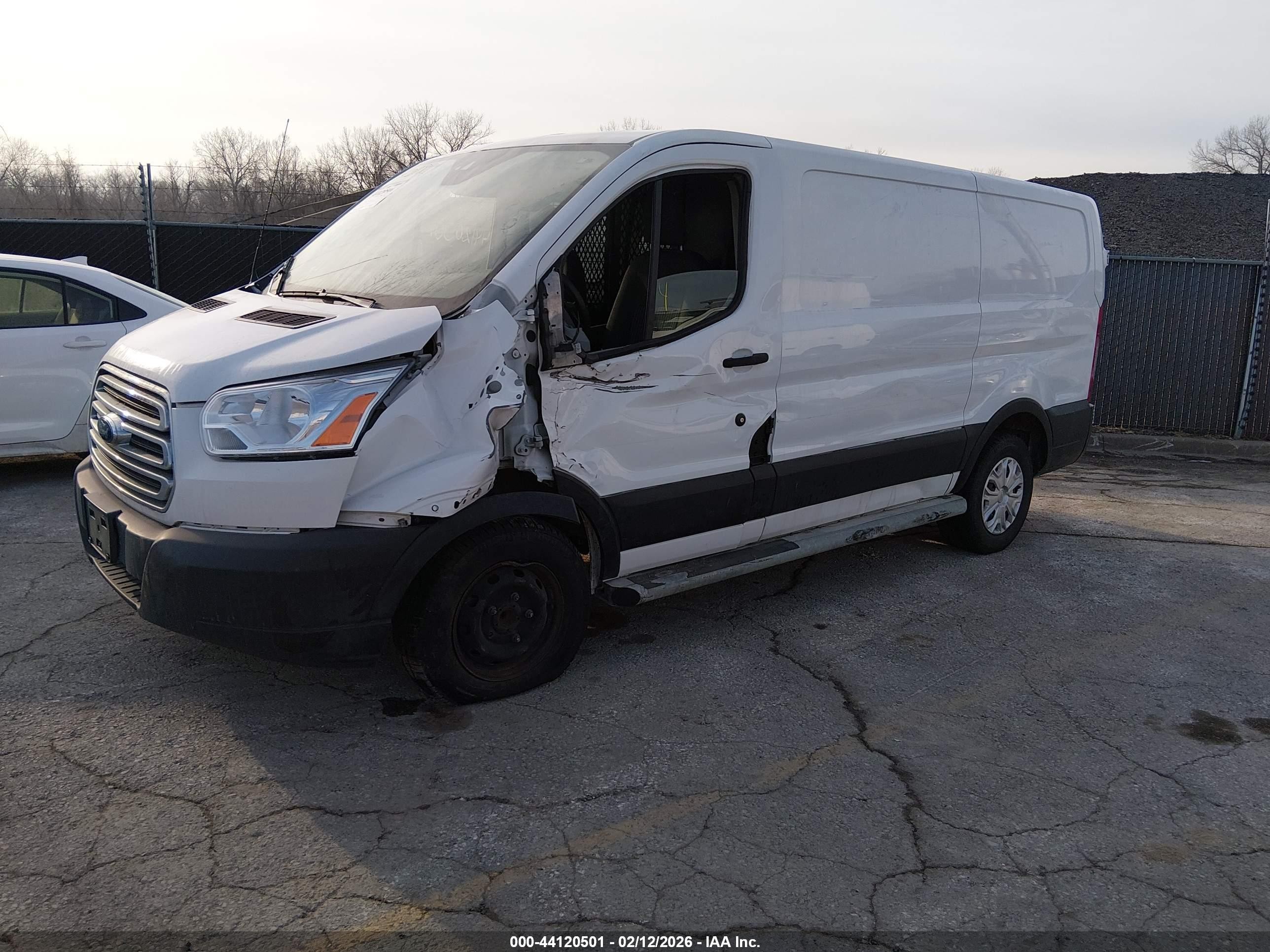 2019 Ford Transit-250 White vin: 1FTYR1ZM3KKB21813