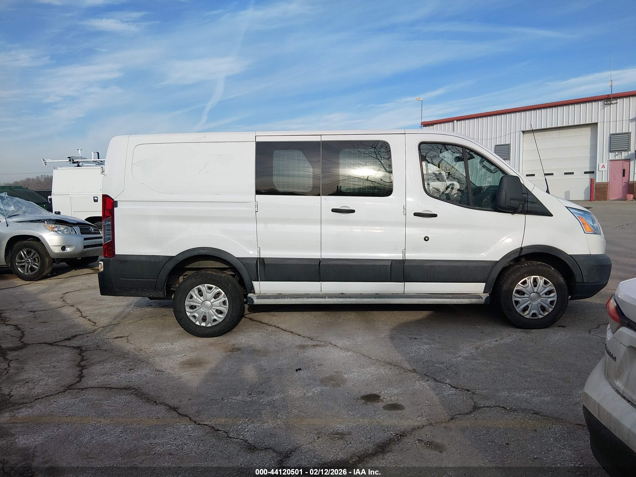 2019 Ford Transit-250 White vin: 1FTYR1ZM3KKB21813