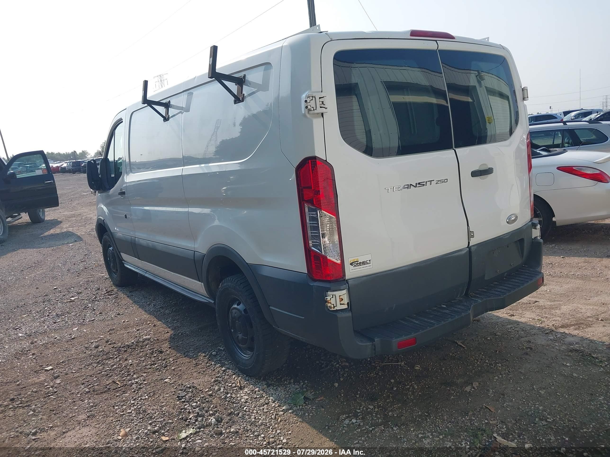 2015 Ford Transit-250   White vin: 1FTYR1ZM5FKA29205