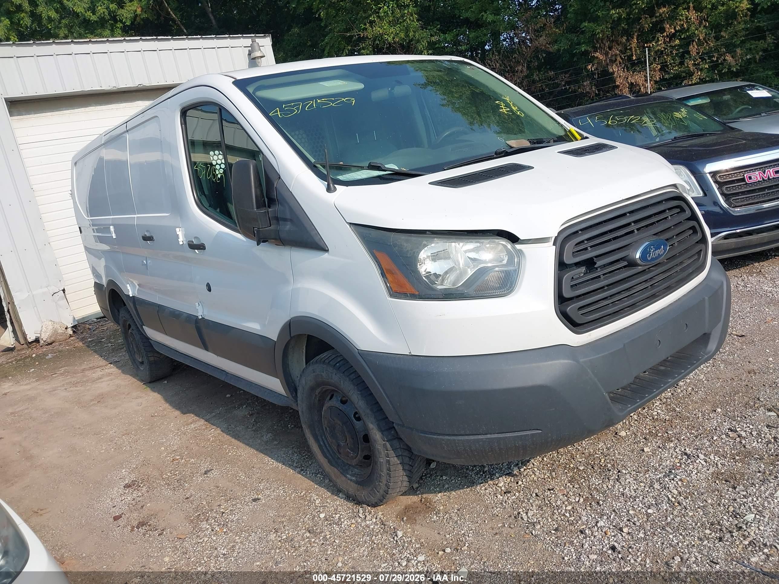 2015 Ford Transit-250   White vin: 1FTYR1ZM5FKA29205