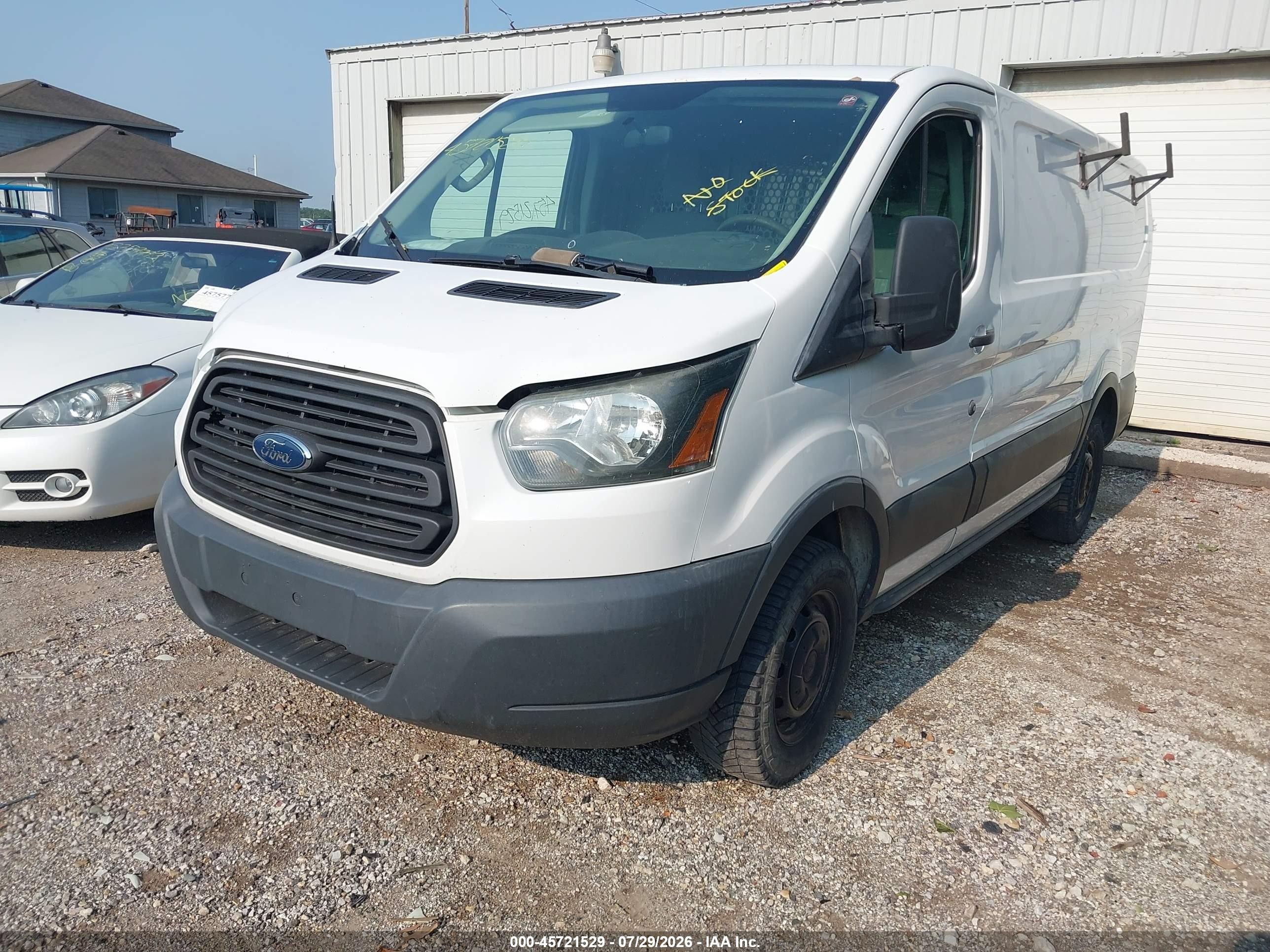 2015 Ford Transit-250   White vin: 1FTYR1ZM5FKA29205