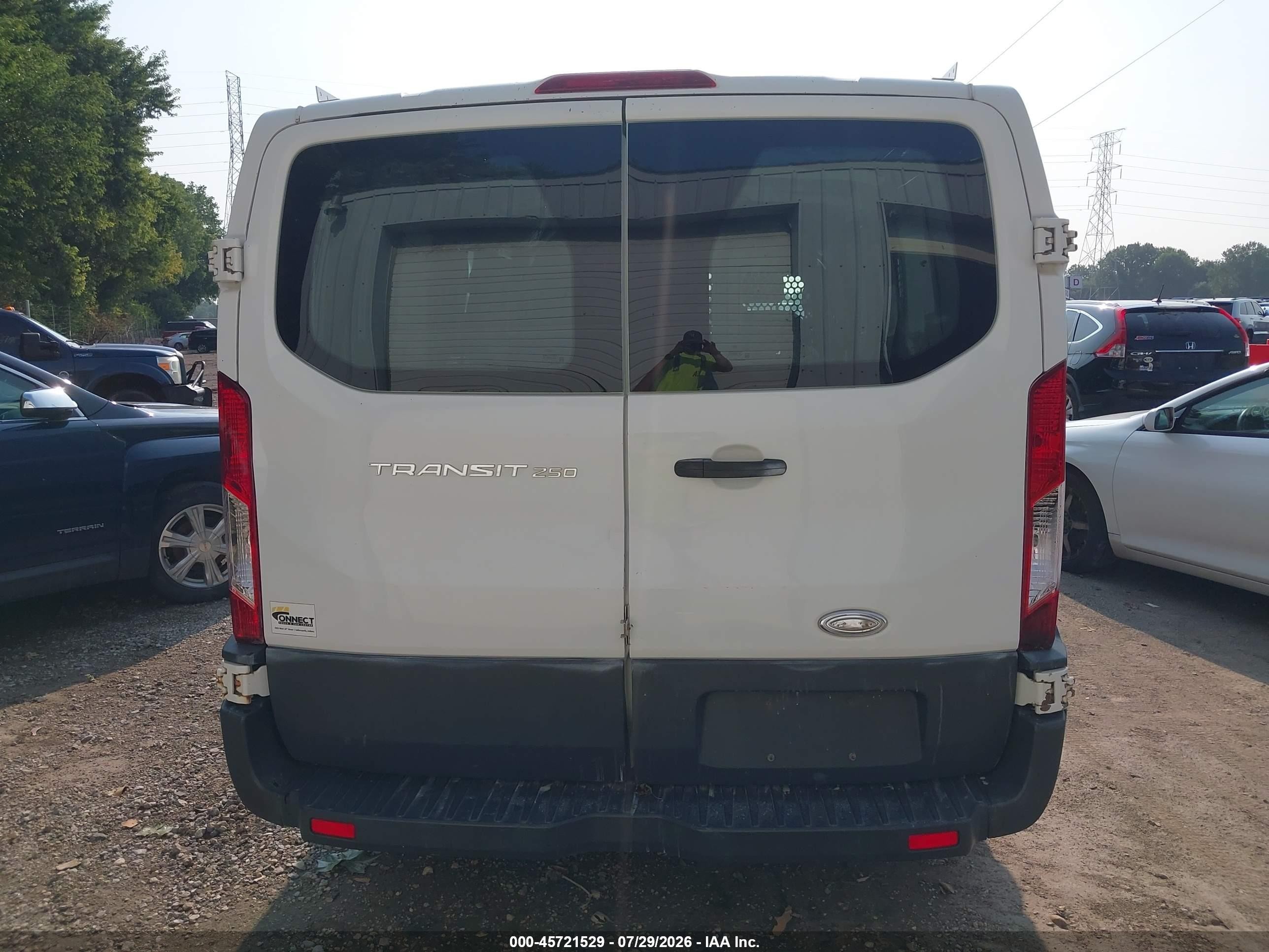 2015 Ford Transit-250   White vin: 1FTYR1ZM5FKA29205