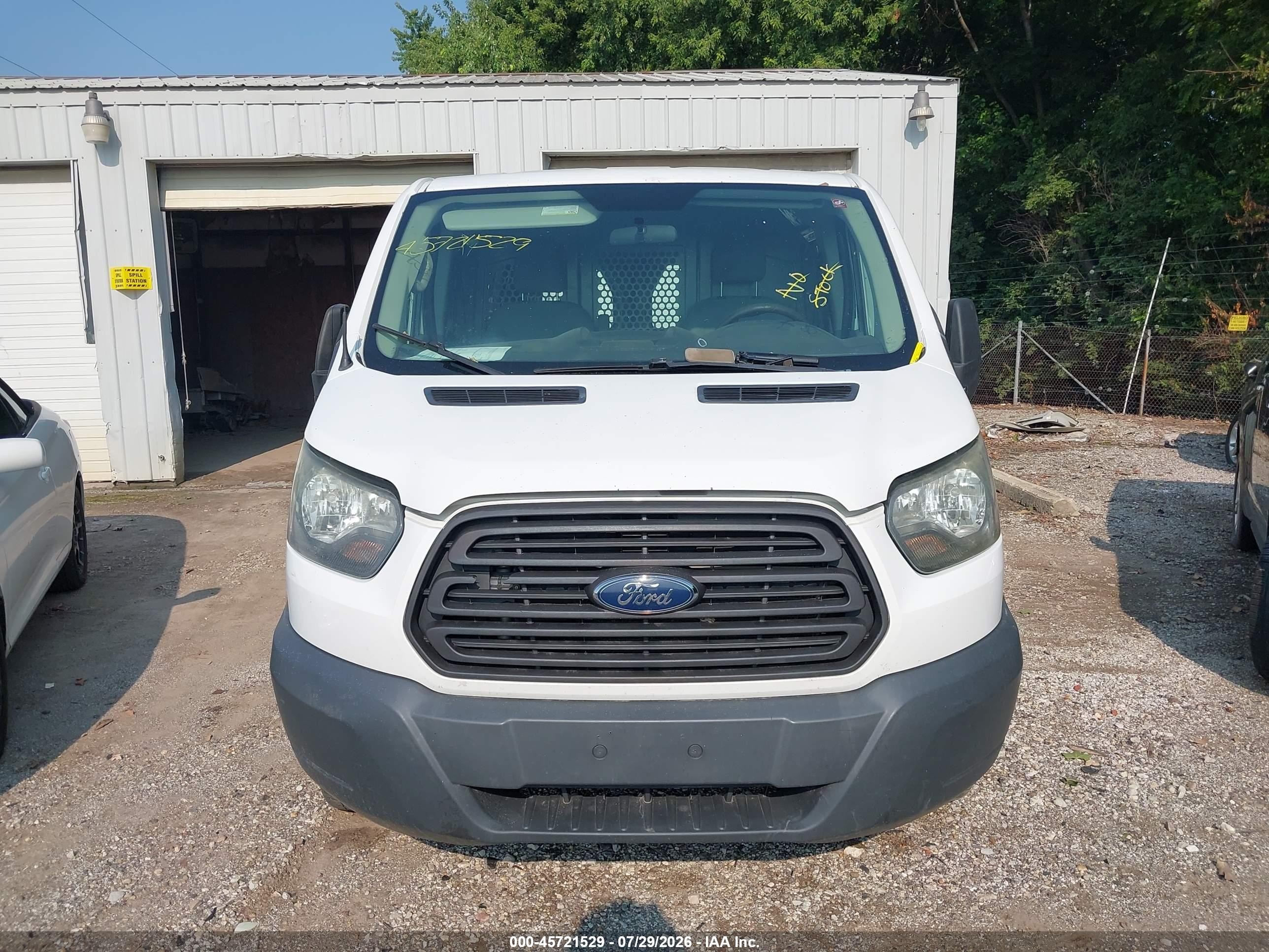 2015 Ford Transit-250   White vin: 1FTYR1ZM5FKA29205