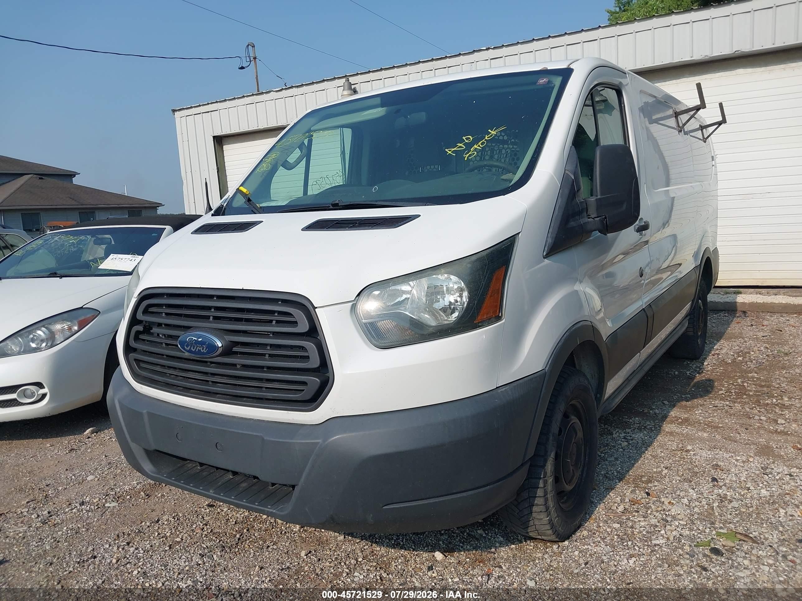 2015 Ford Transit-250   White vin: 1FTYR1ZM5FKA29205